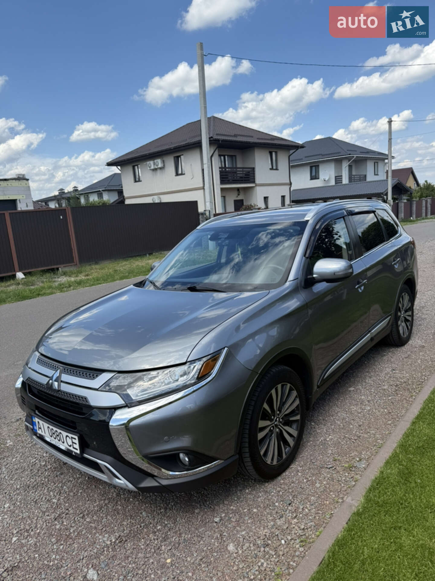 Головне фото звіту автомобіля MITSUBISHI OUTLANDER 2019