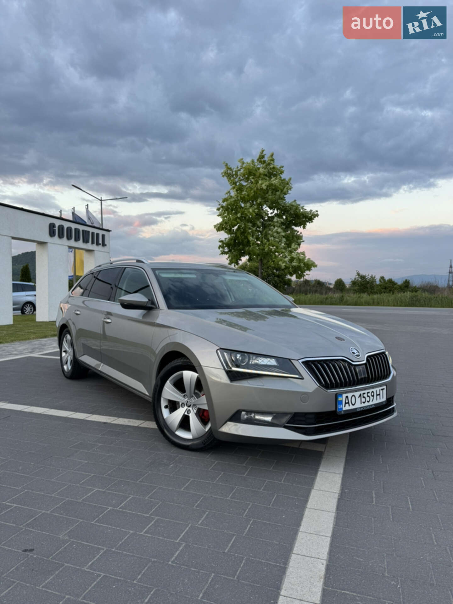 SKODA SUPERB 2015