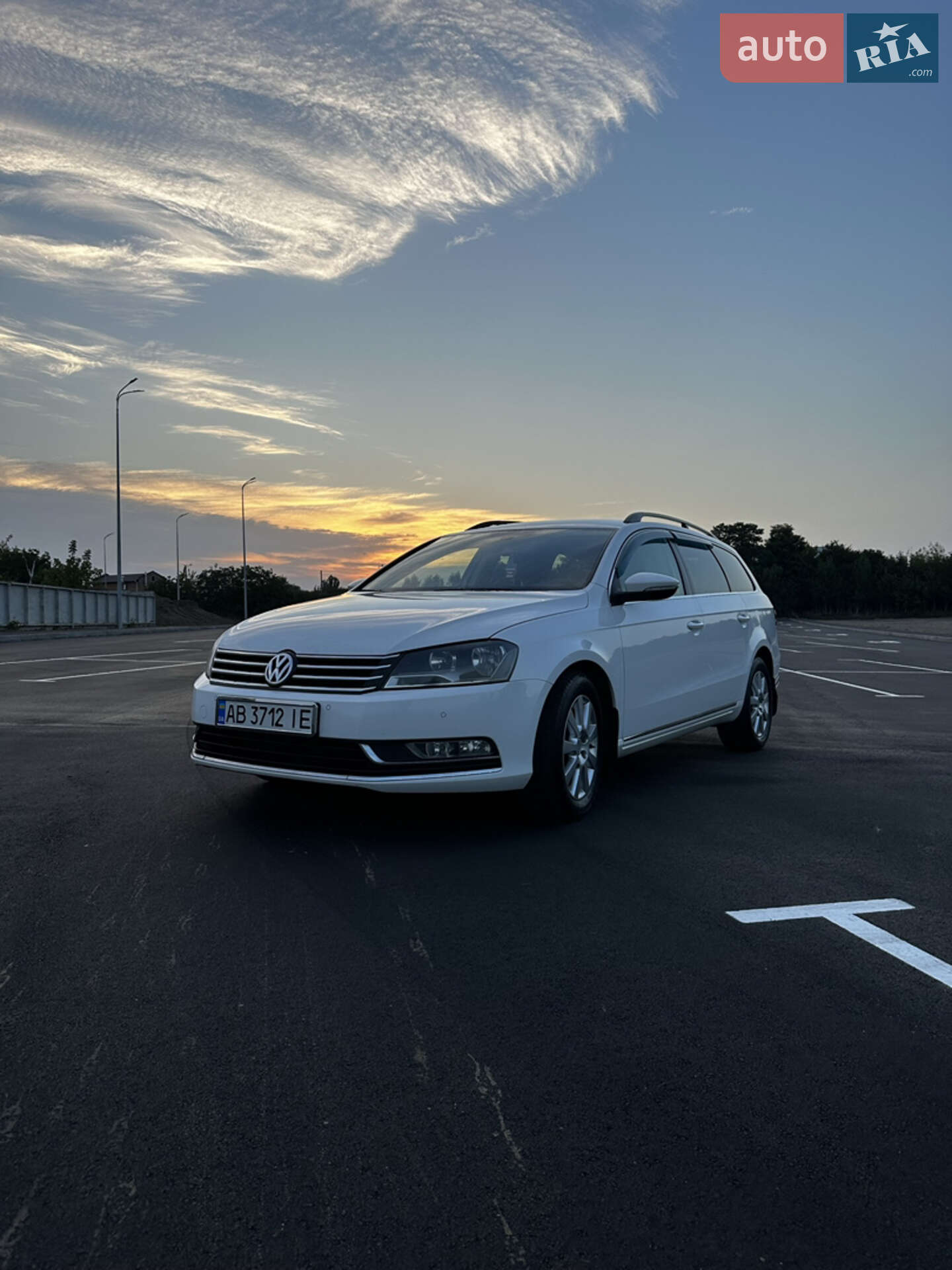 VOLKSWAGEN PASSAT 2011