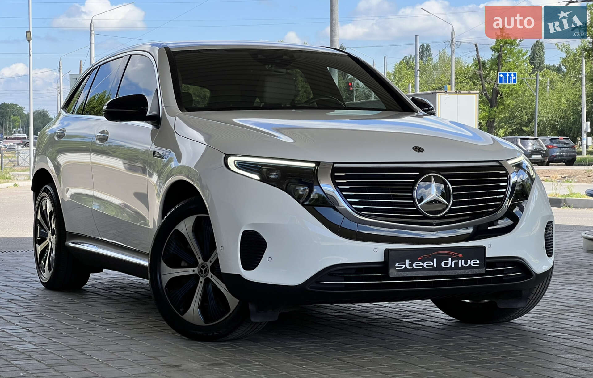 MERCEDES-BENZ EQC 400 2019
