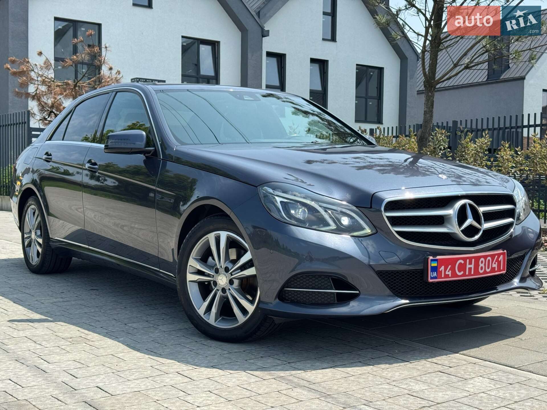 MERCEDES-BENZ E 200 2013