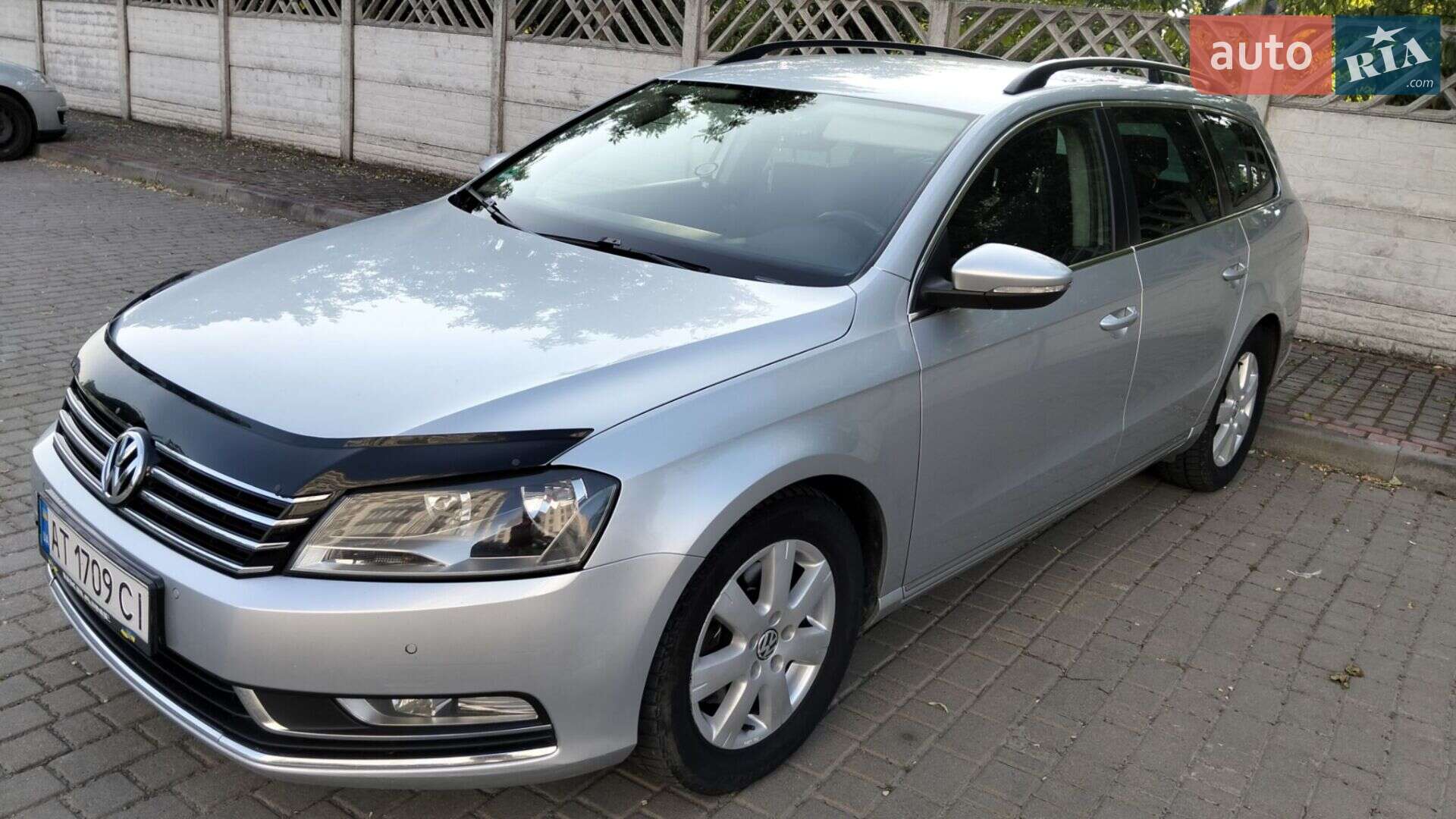 VOLKSWAGEN PASSAT 2011