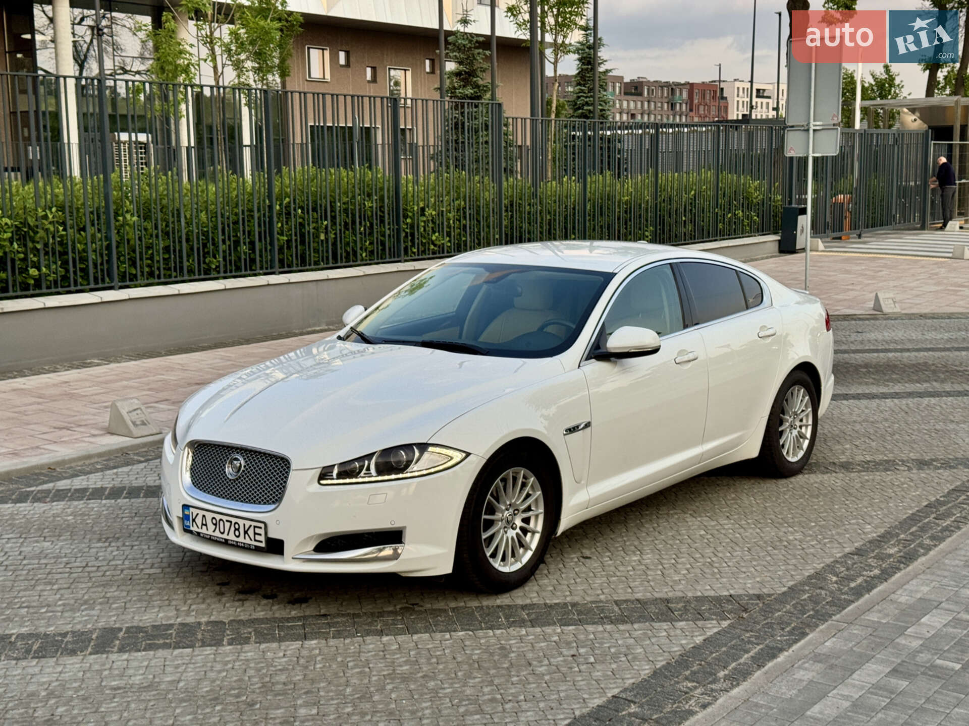 JAGUAR XF 2012