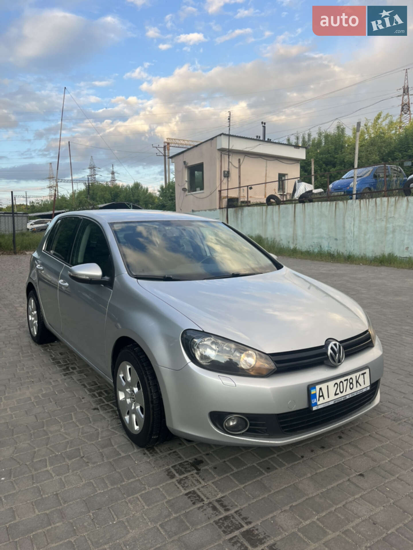 VOLKSWAGEN GOLF 2010