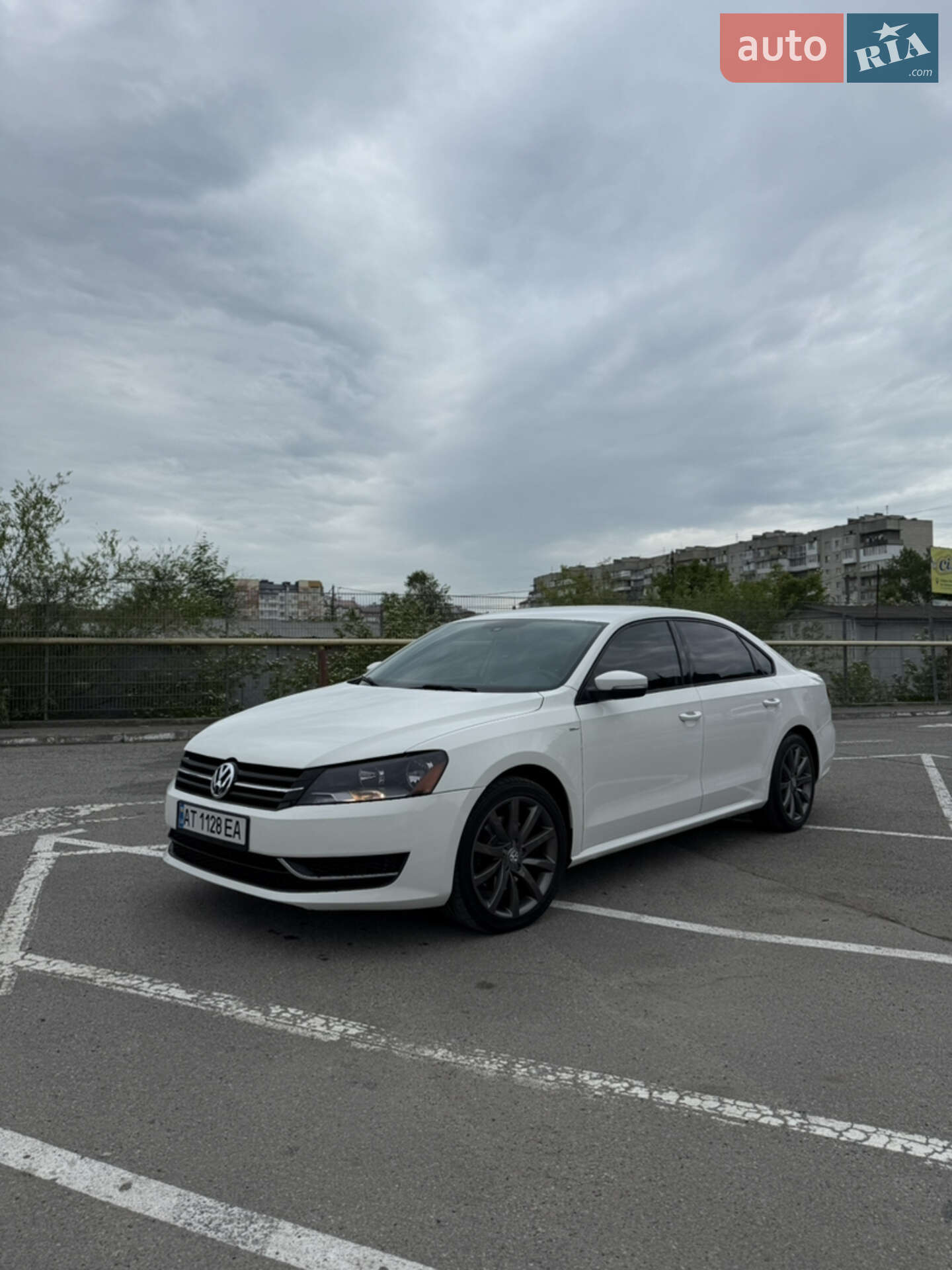 VOLKSWAGEN PASSAT 2014