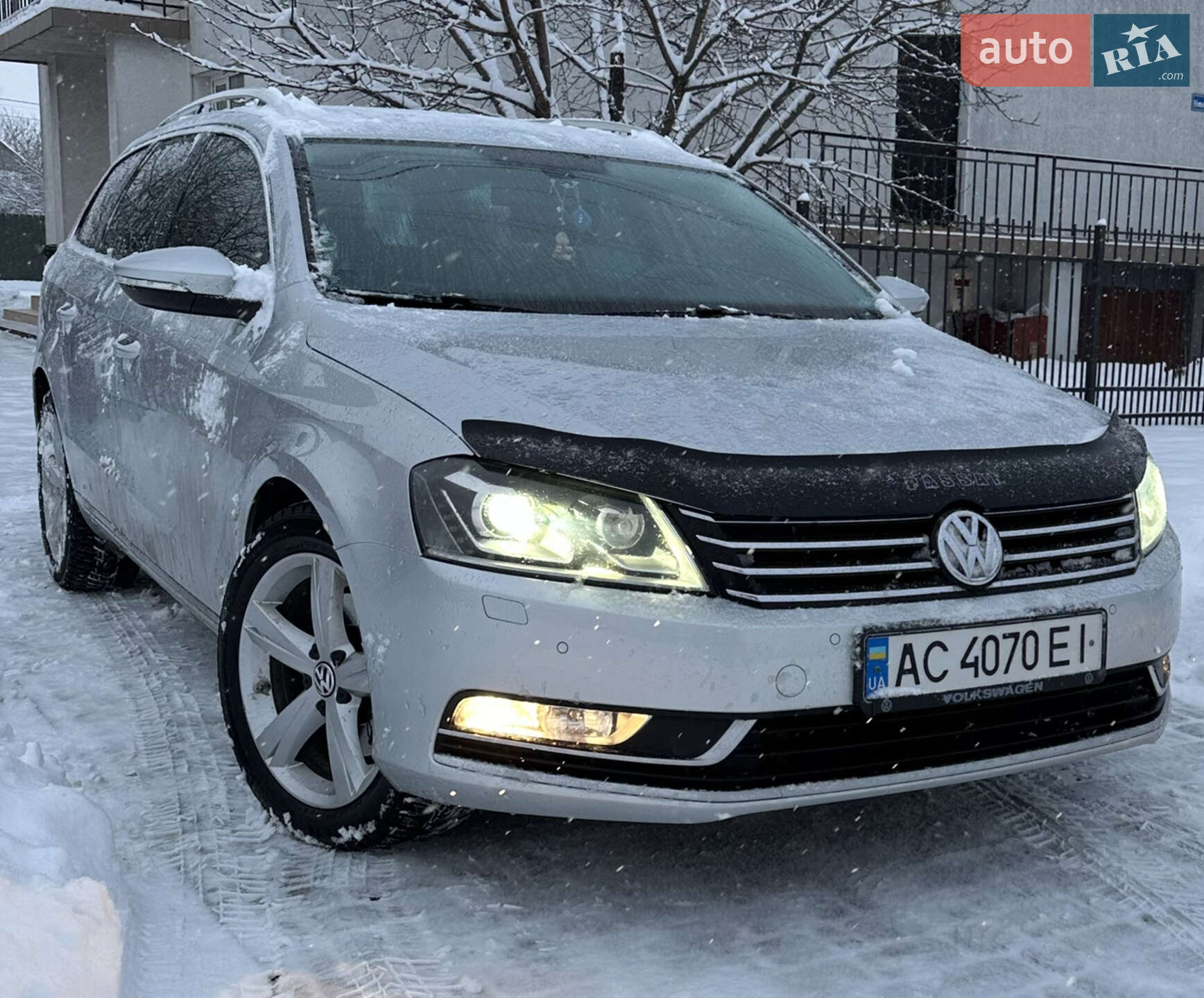VOLKSWAGEN PASSAT 2011