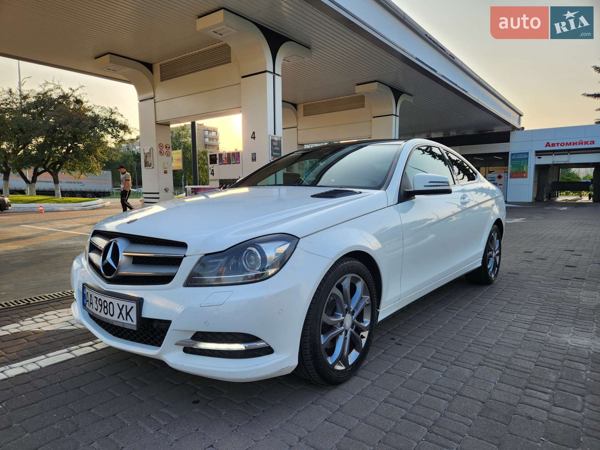 MERCEDES-BENZ C 200 2012
