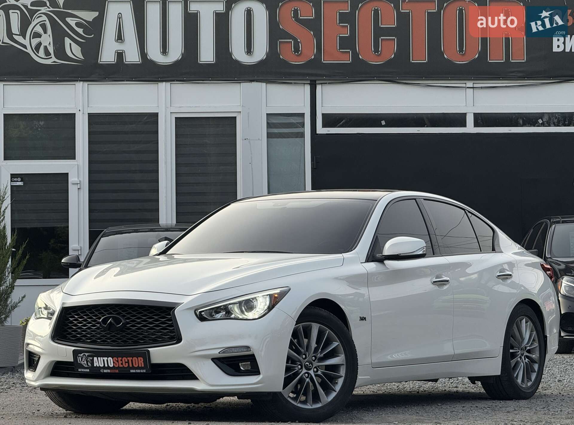 Головне фото звіту автомобіля INFINITI Q50 2017
