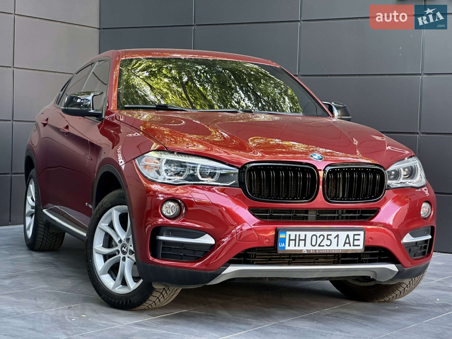 Головне фото звіту автомобіля BMW X6 2016