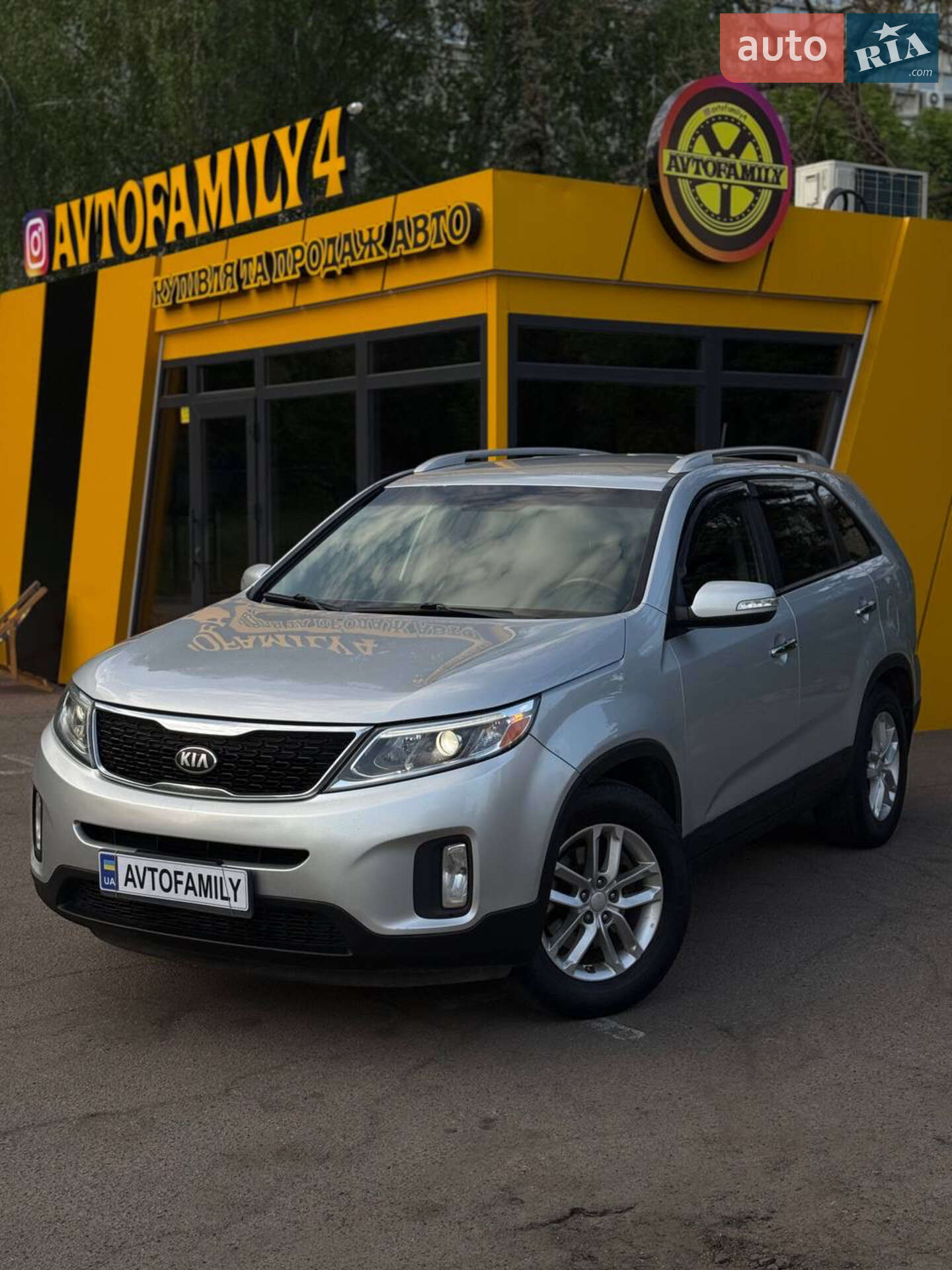 Головне фото звіту автомобіля KIA SORENTO 2013
