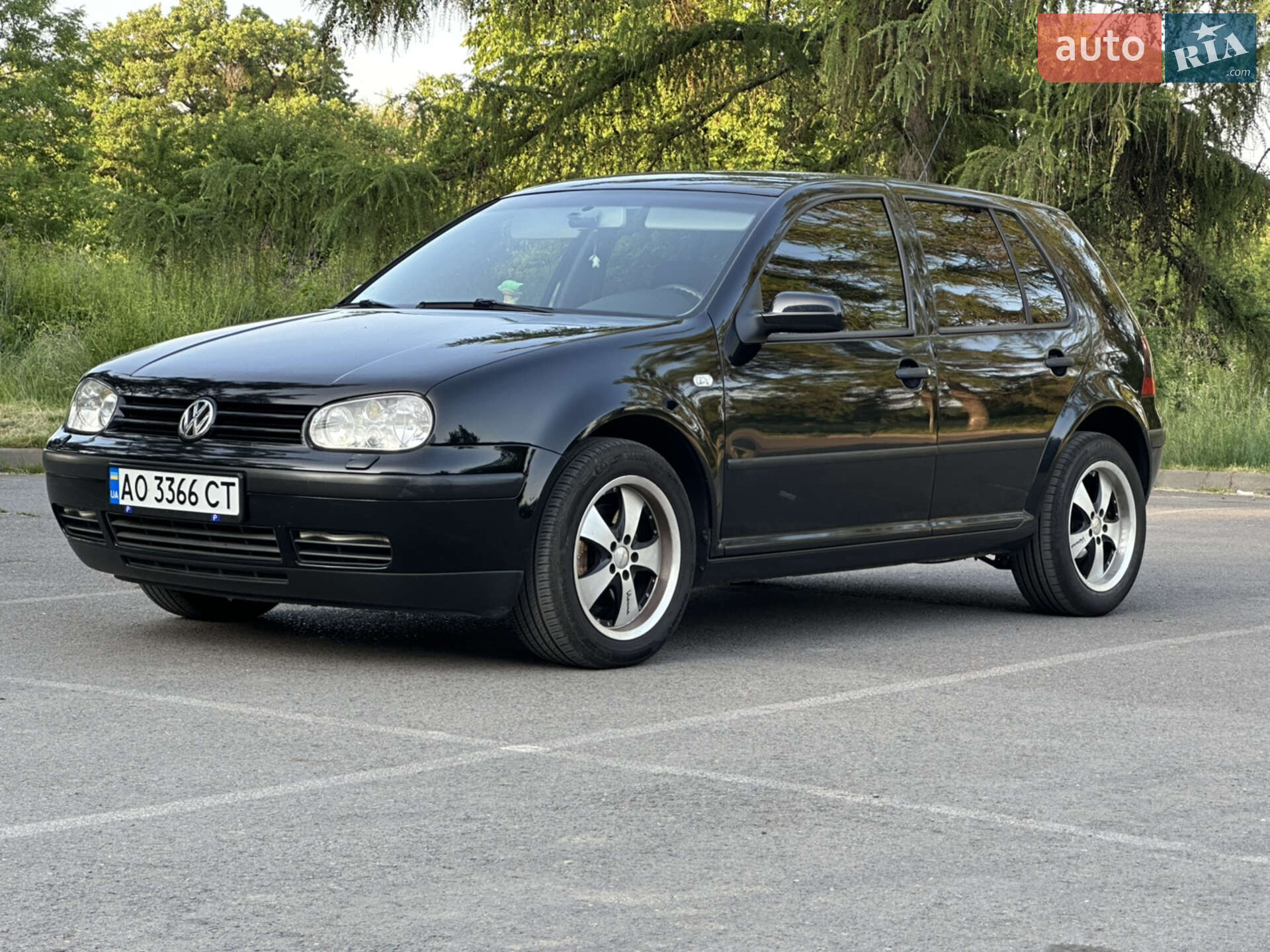 VOLKSWAGEN GOLF