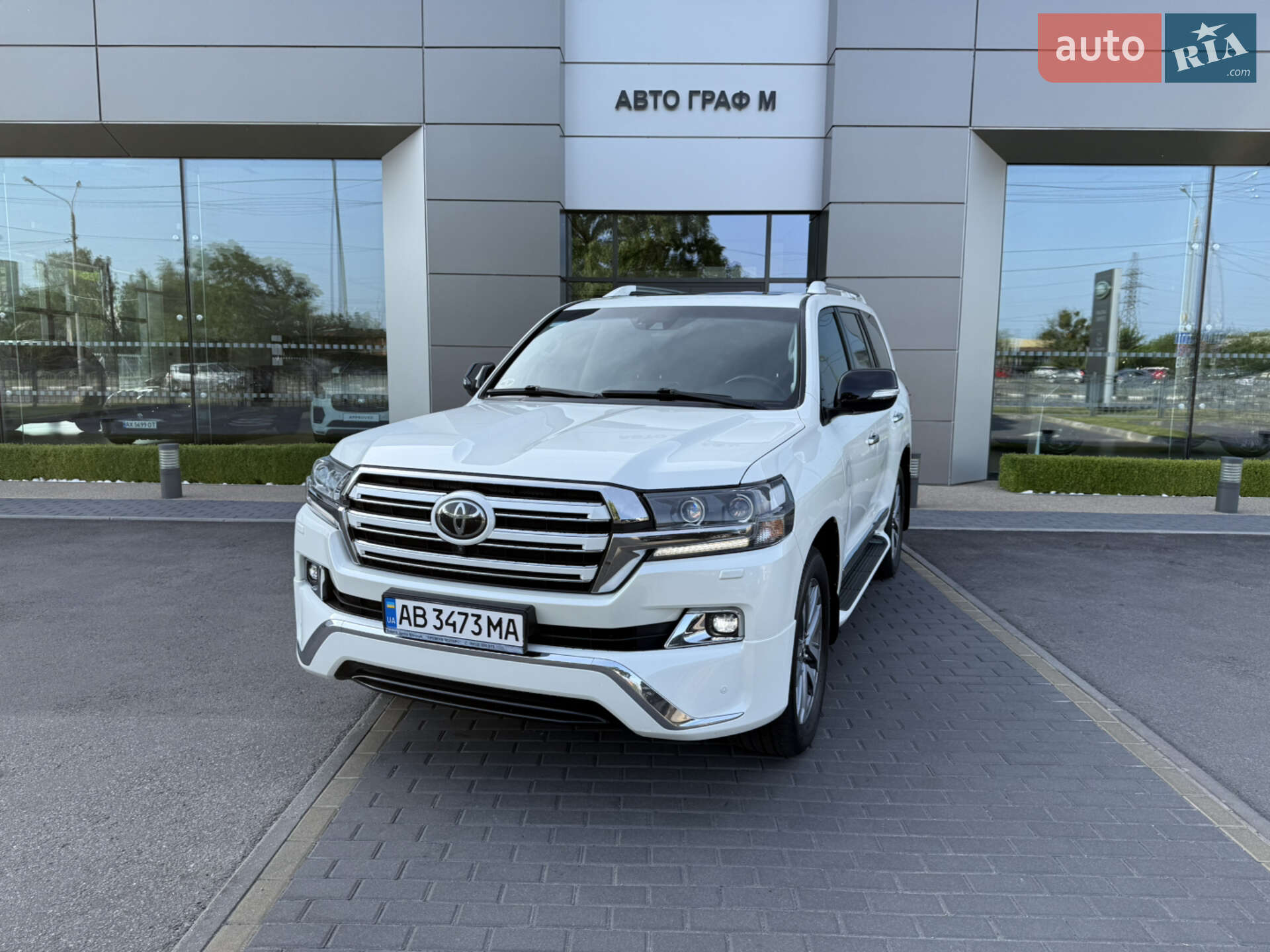 Головне фото звіту автомобіля TOYOTA LAND CRUISER 200 2017