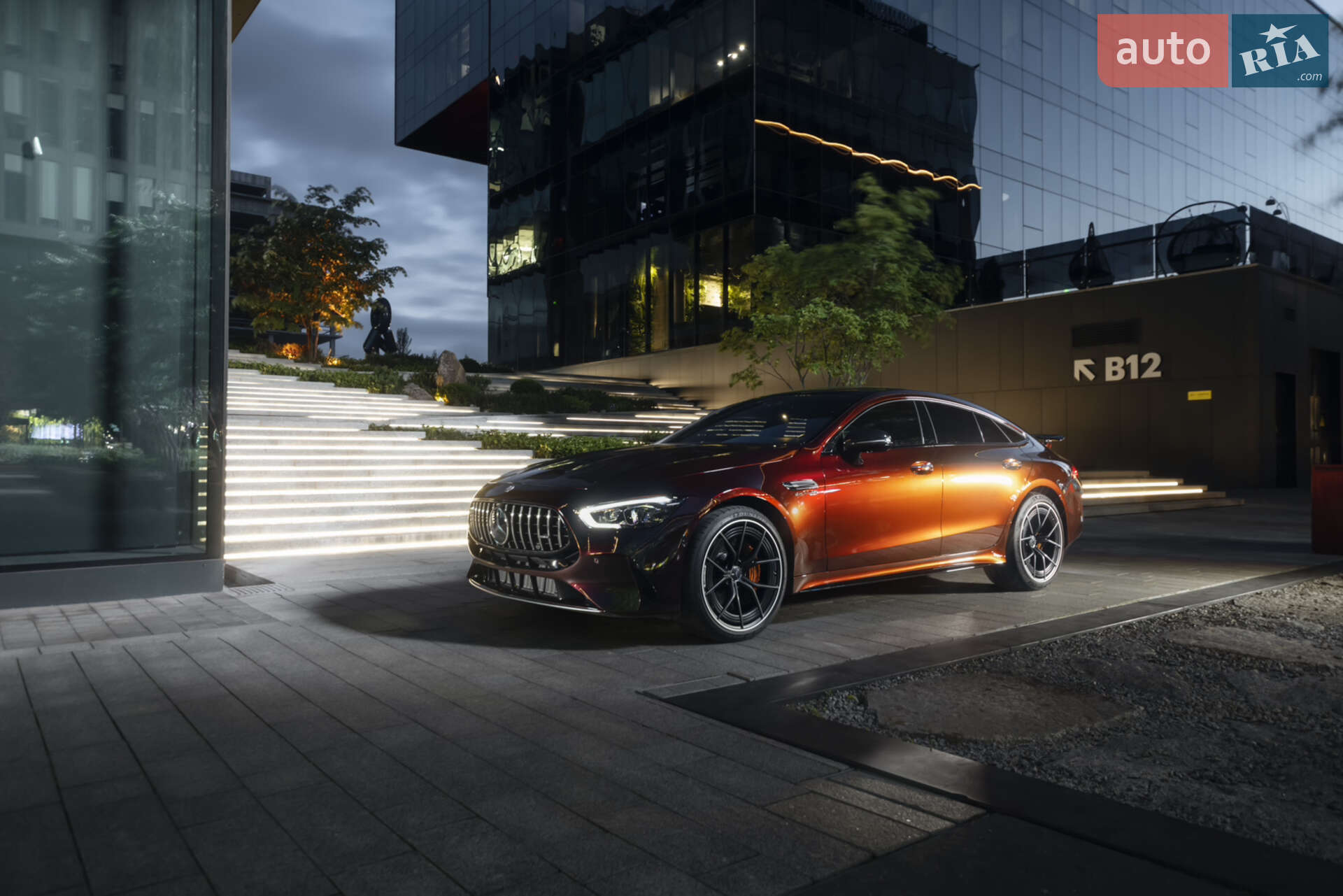 Головне фото звіту автомобіля MERCEDES-BENZ AMG GT 63 2023