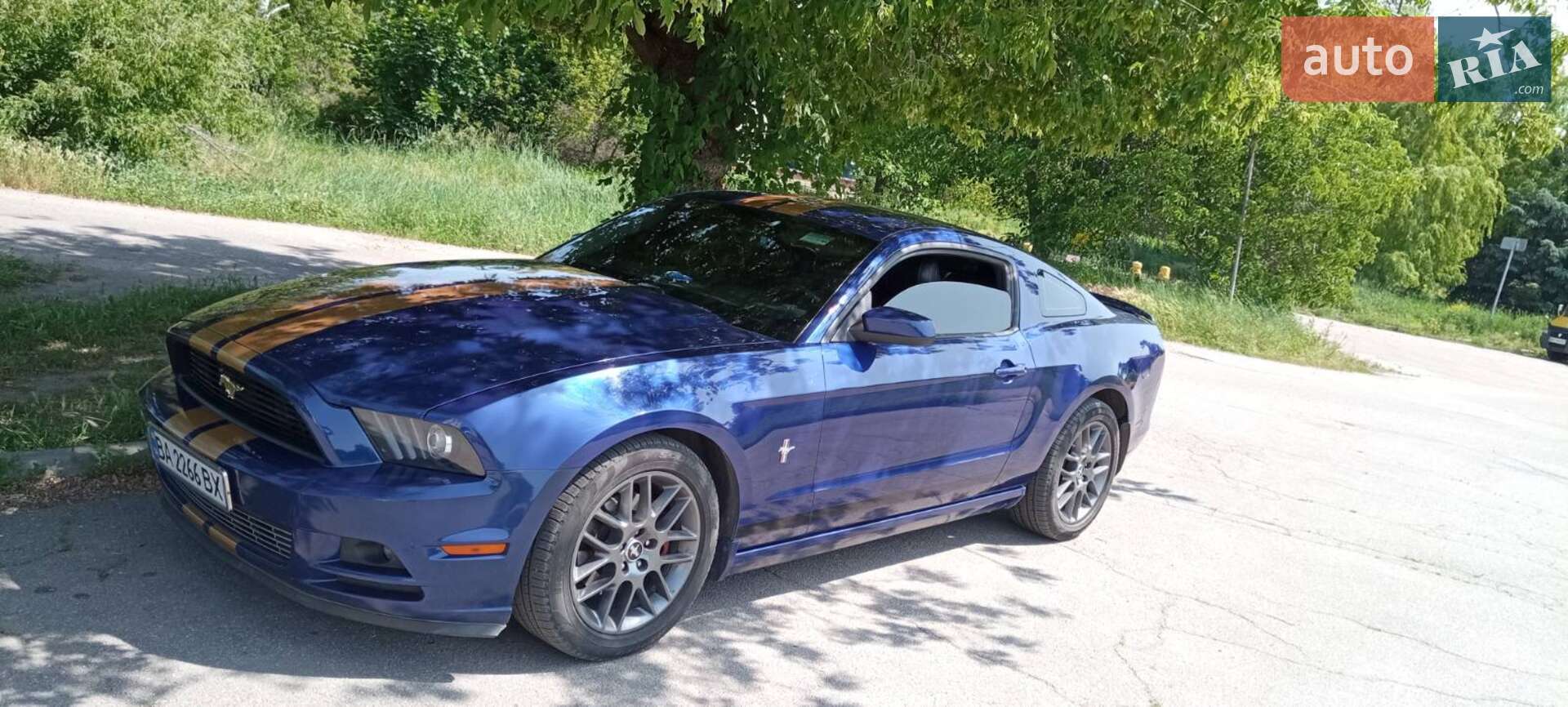 FORD MUSTANG 2012