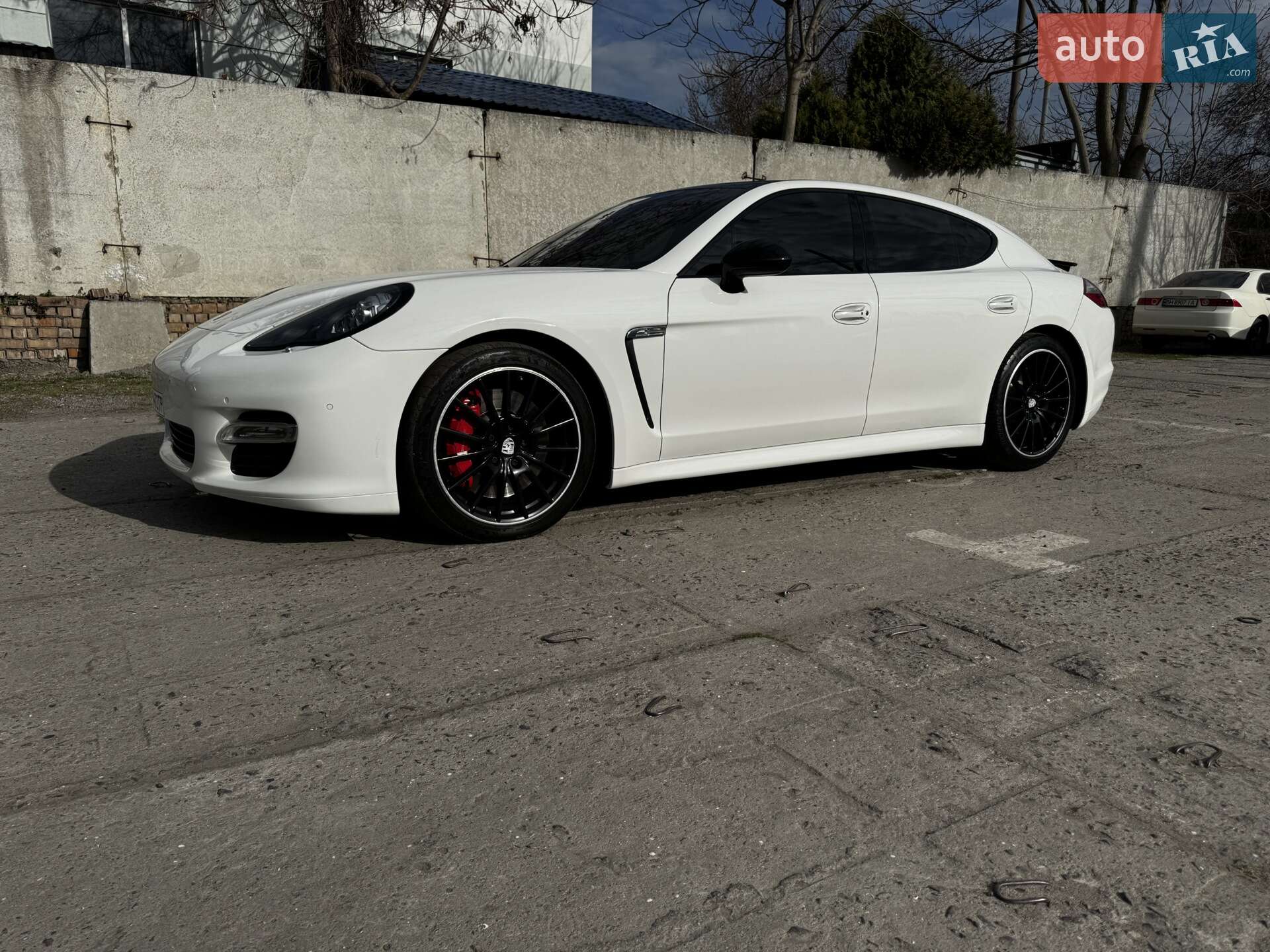 Головне фото звіту автомобіля PORSCHE PANAMERA 2012