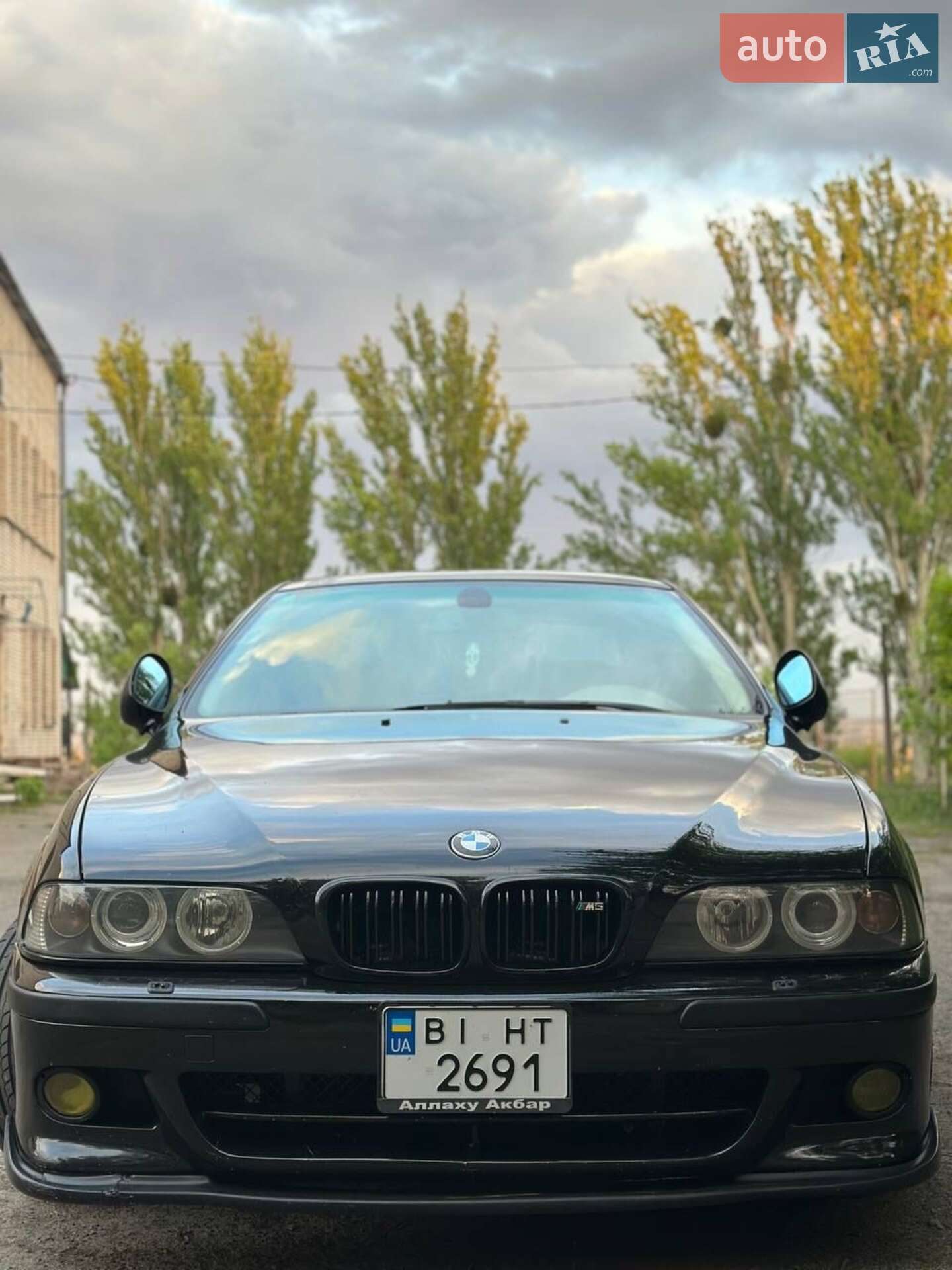 Головне фото звіту автомобіля BMW 523I 2000