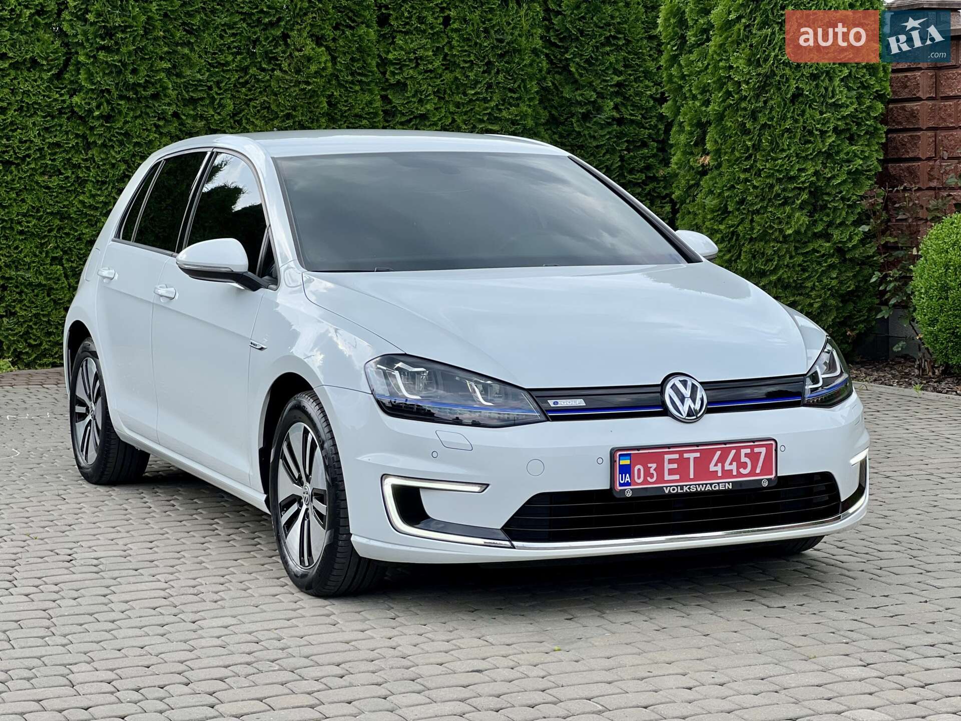 VOLKSWAGEN E-GOLF 2016