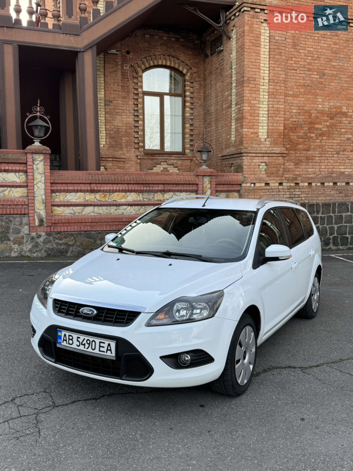 Головне фото звіту автомобіля FORD FOCUS 2010