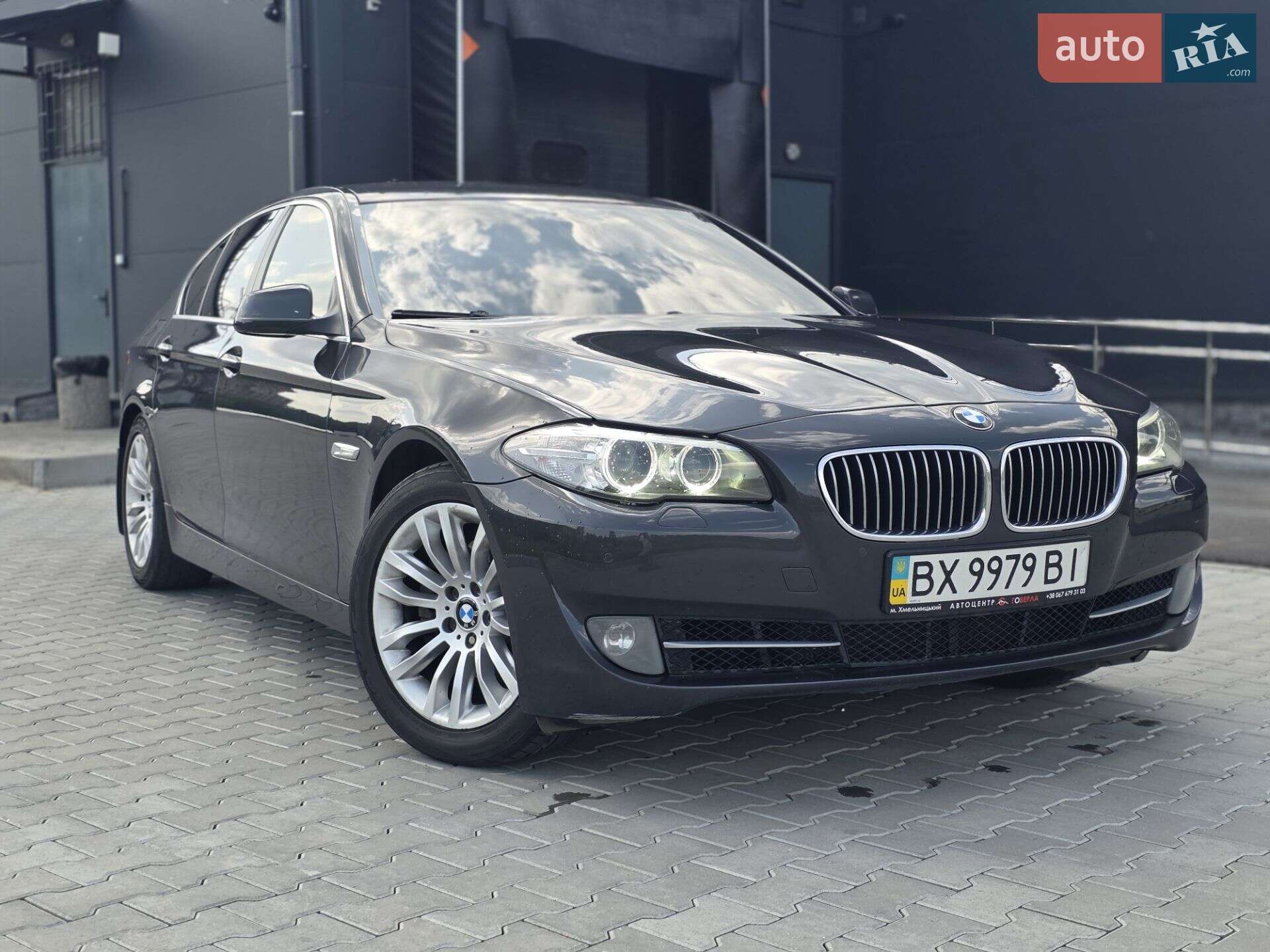 BMW 520I 2011