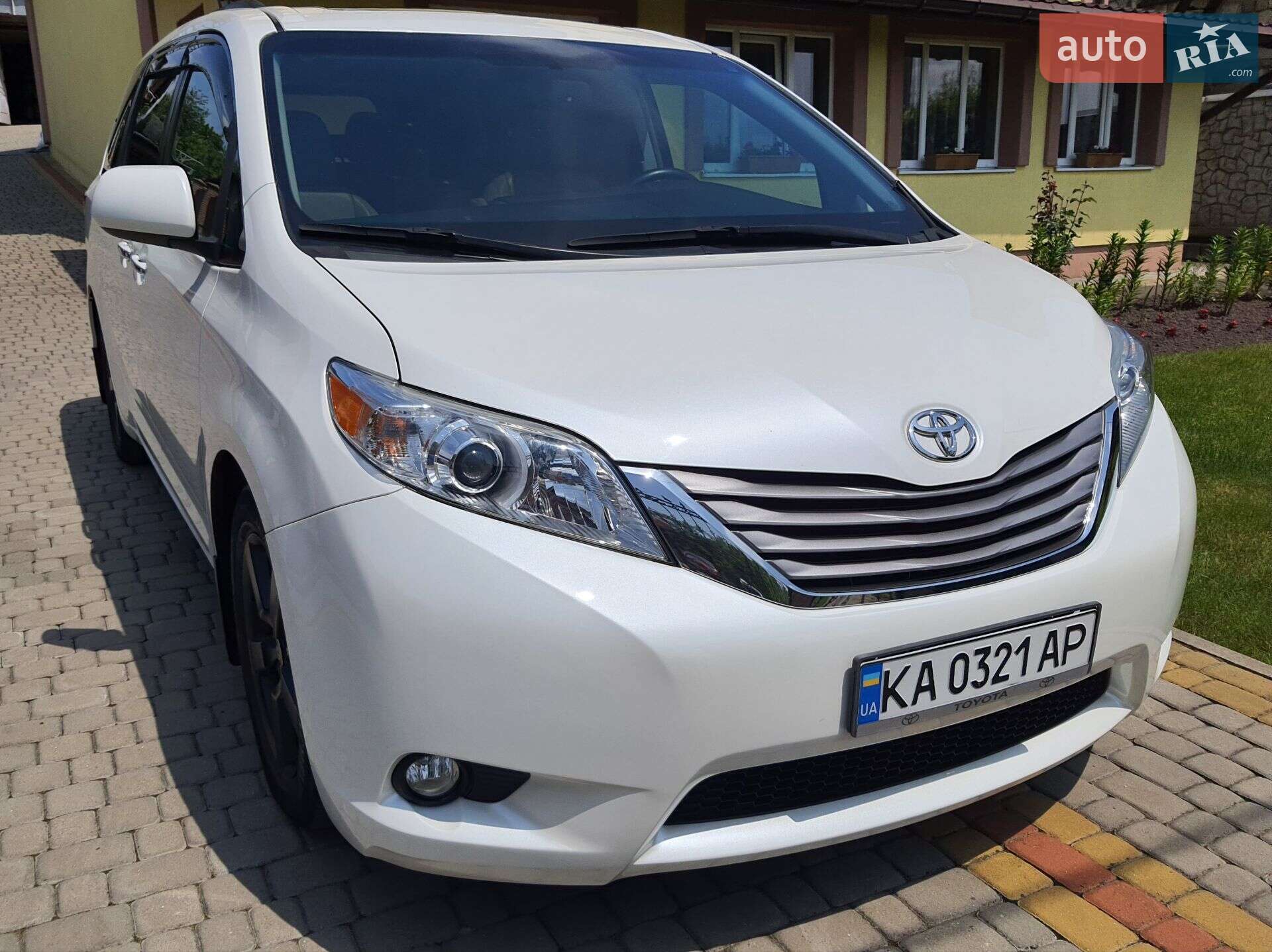 TOYOTA SIENNA 2015
