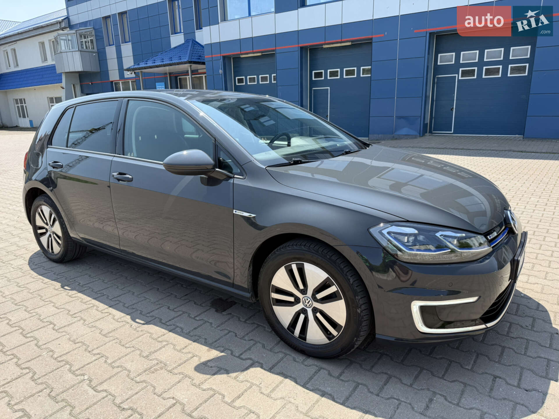 VOLKSWAGEN E-GOLF 2017