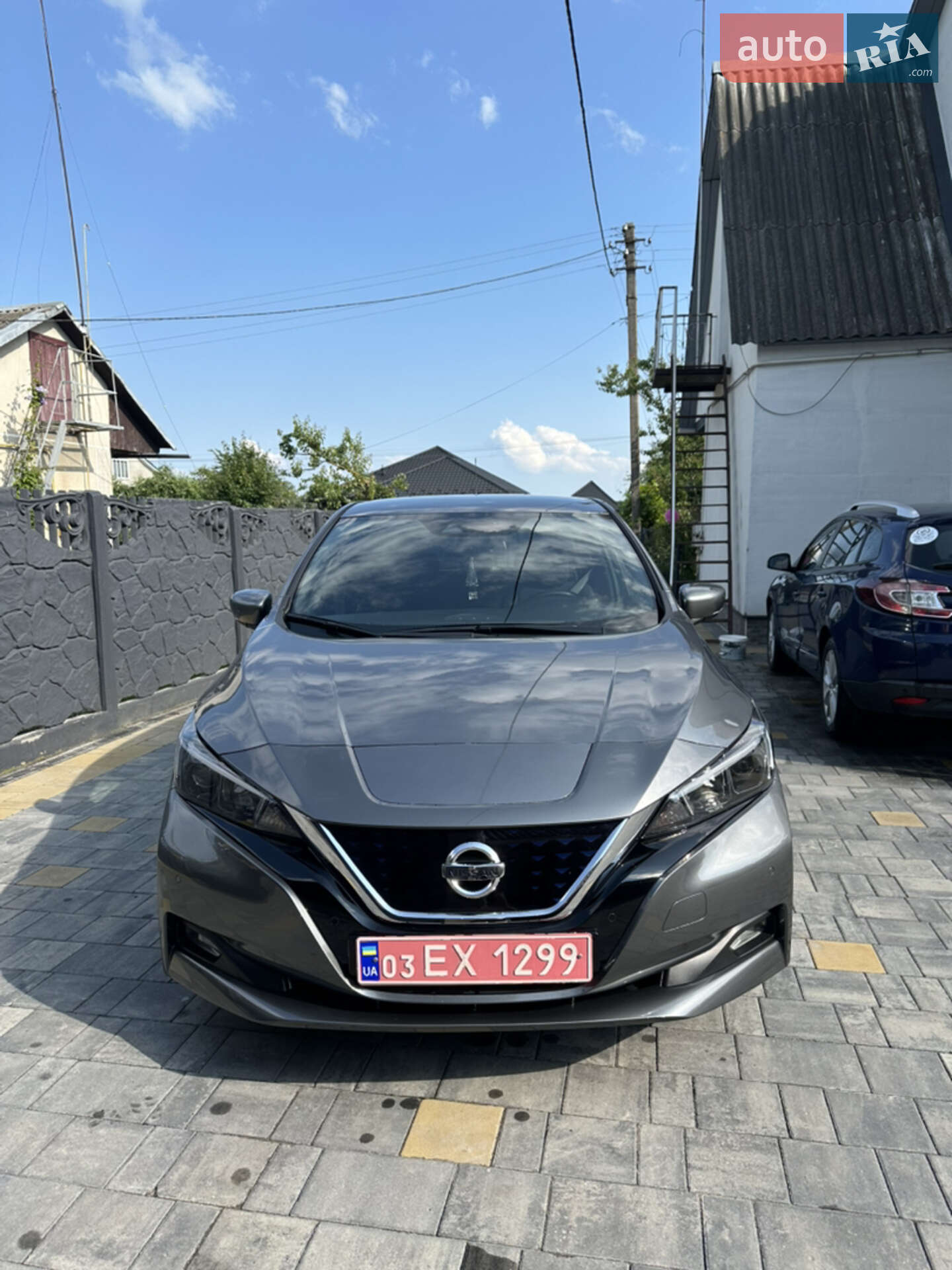 Головне фото звіту автомобіля NISSAN LEAF 2021