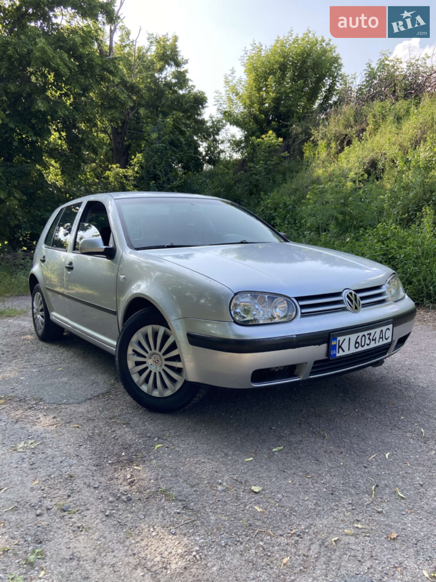 VOLKSWAGEN GOLF 2003