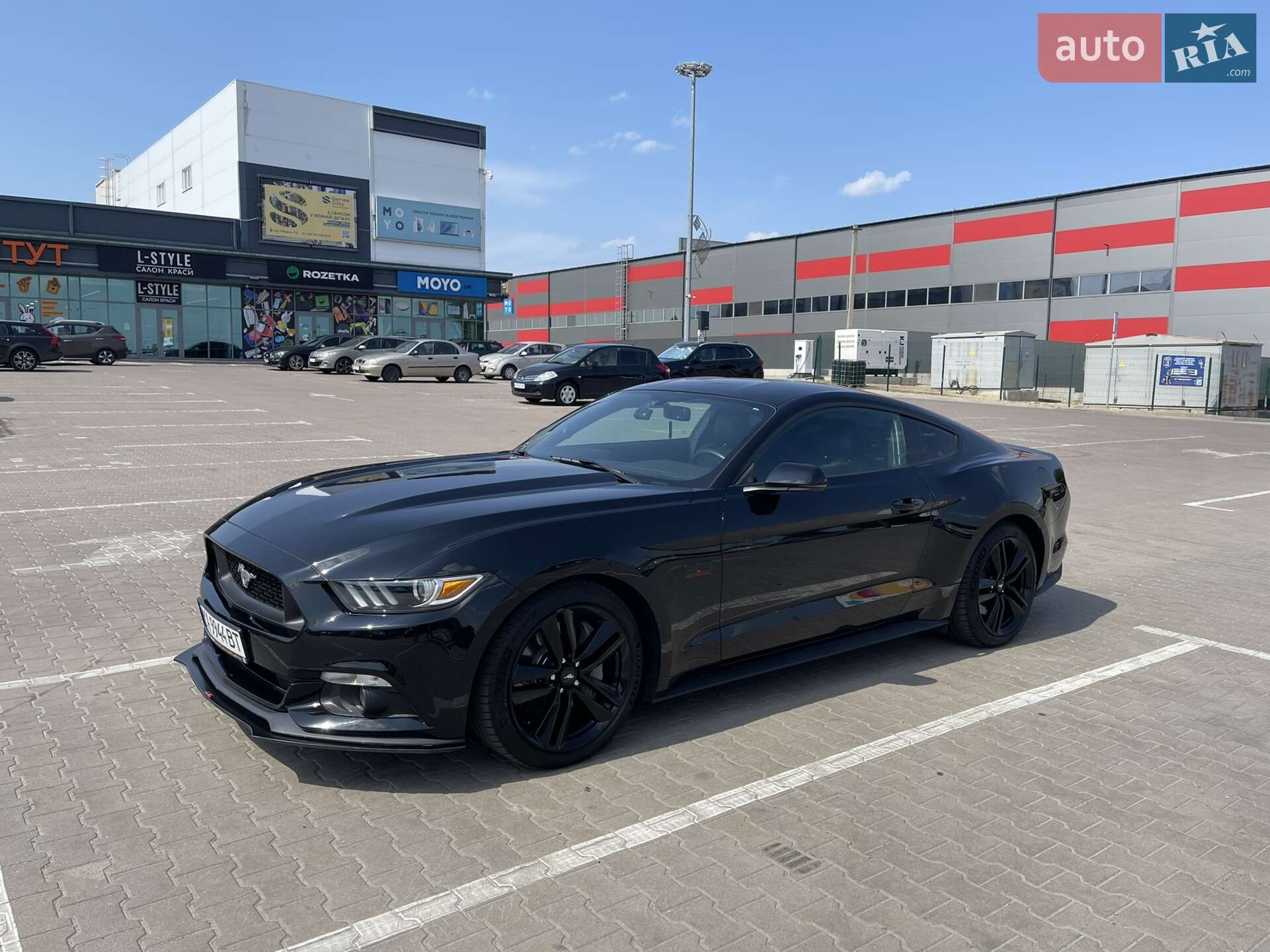 FORD MUSTANG