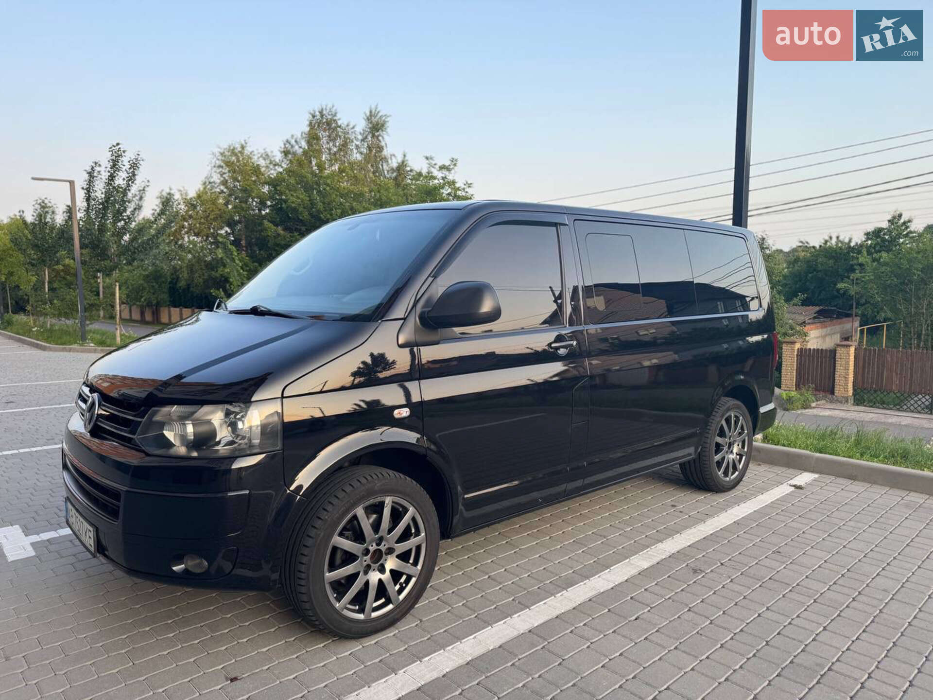 VOLKSWAGEN MULTIVAN 2010