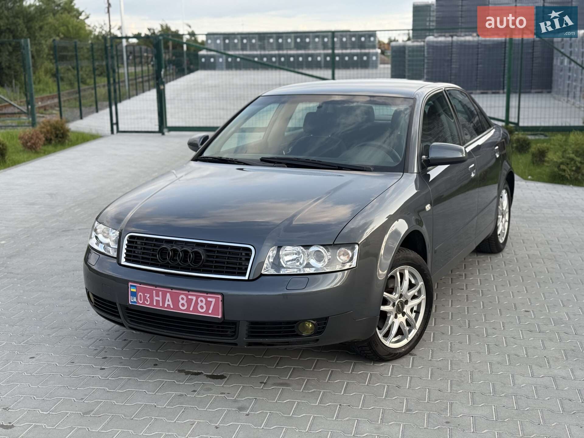 AUDI A4 2002