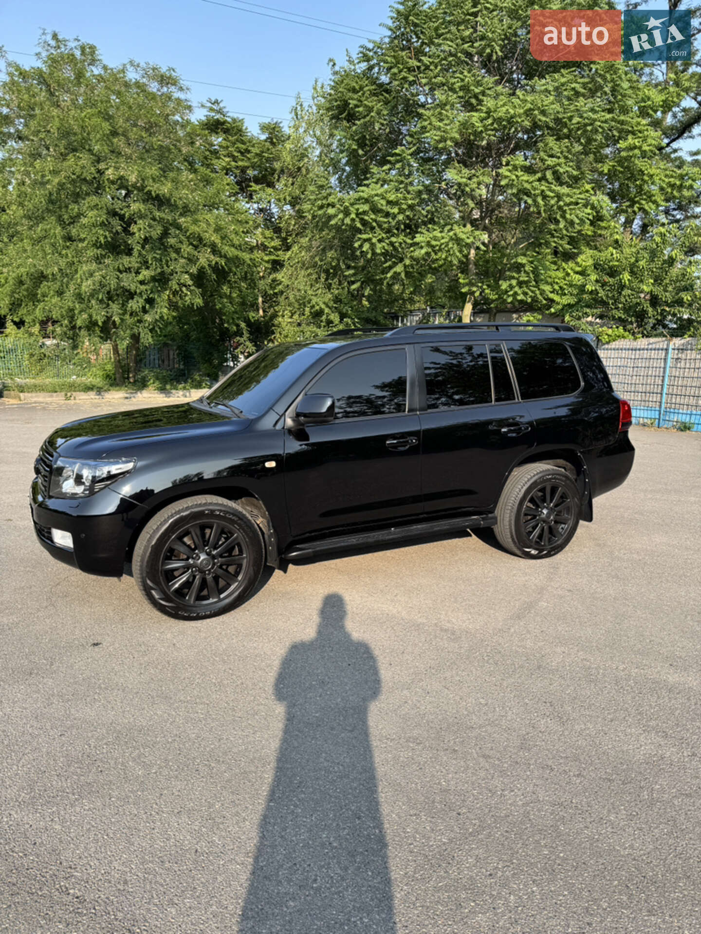 TOYOTA LAND CRUISER 200