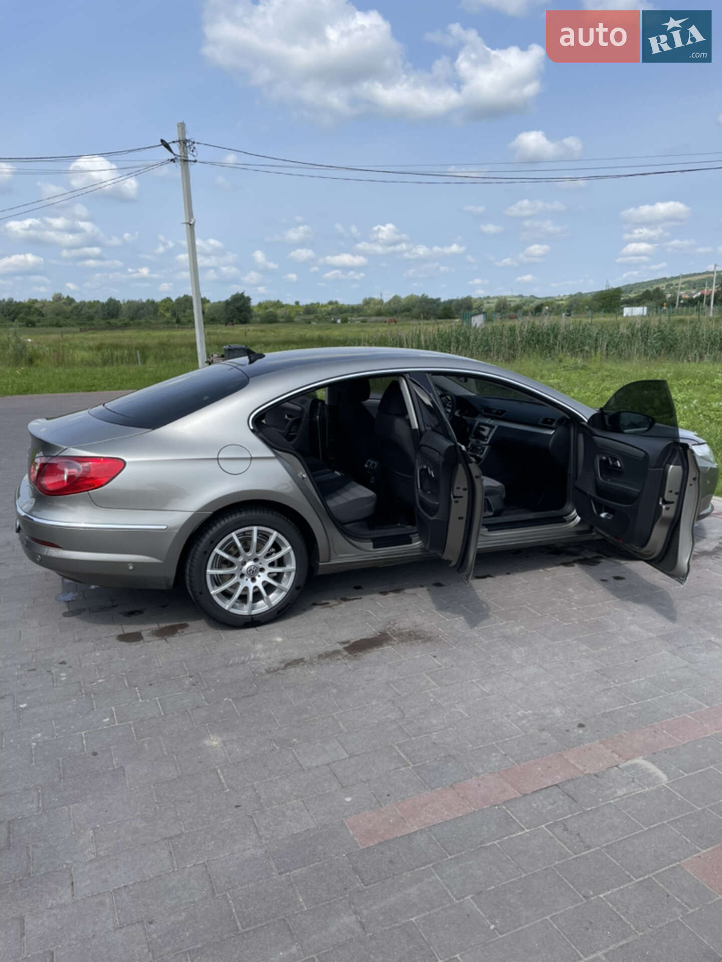 VOLKSWAGEN PASSAT CC 2011