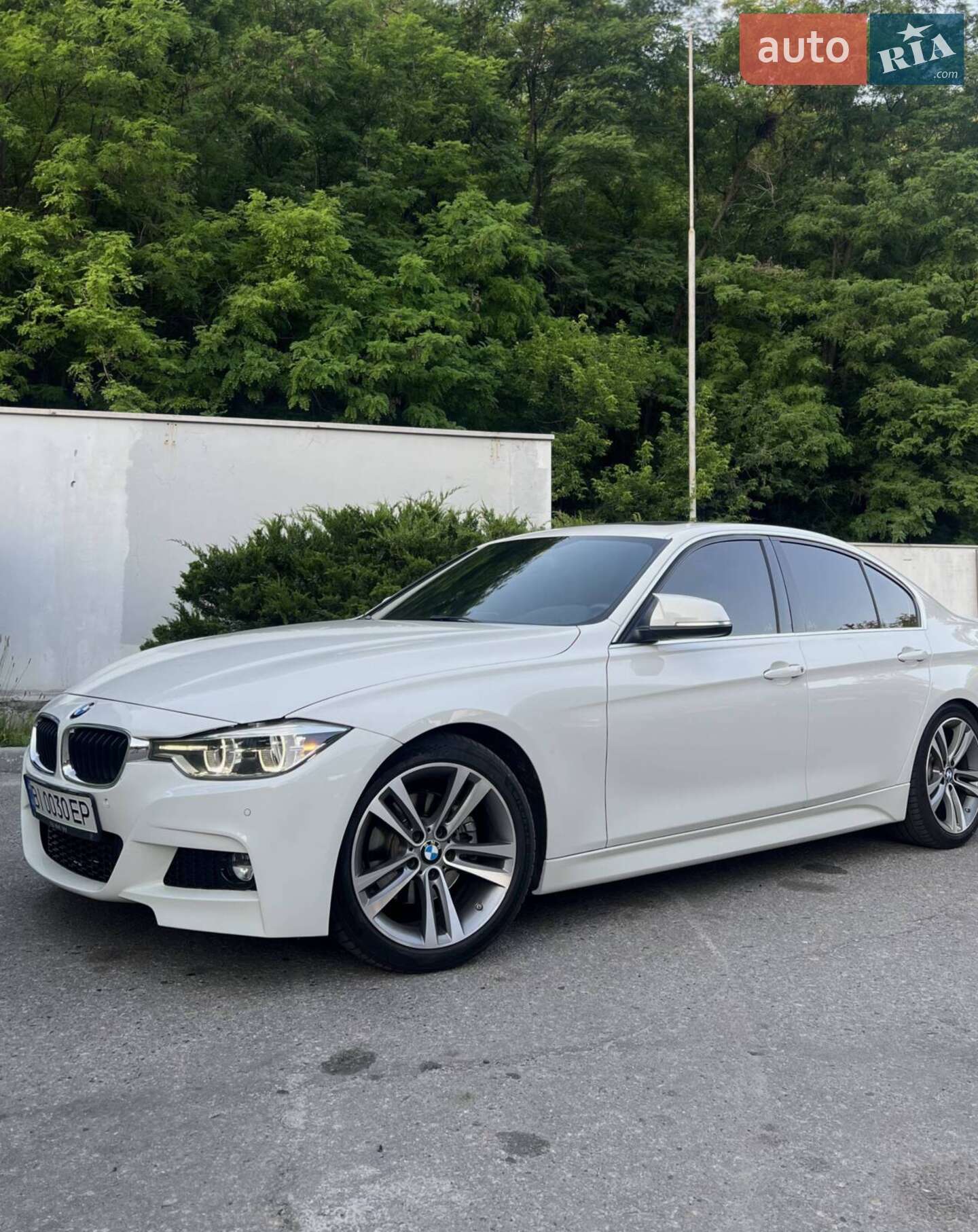Головне фото звіту автомобіля BMW 330I 2017