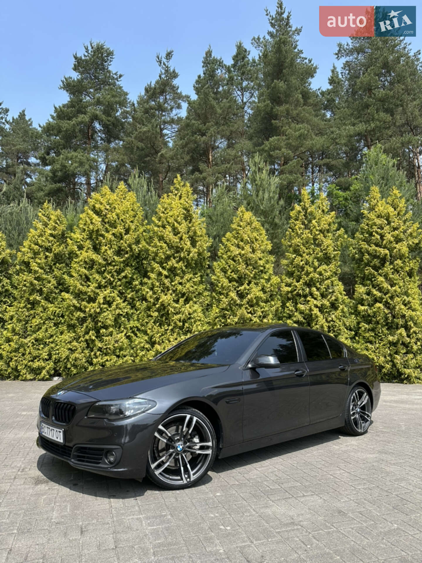 Головне фото звіту автомобіля BMW 528 2015