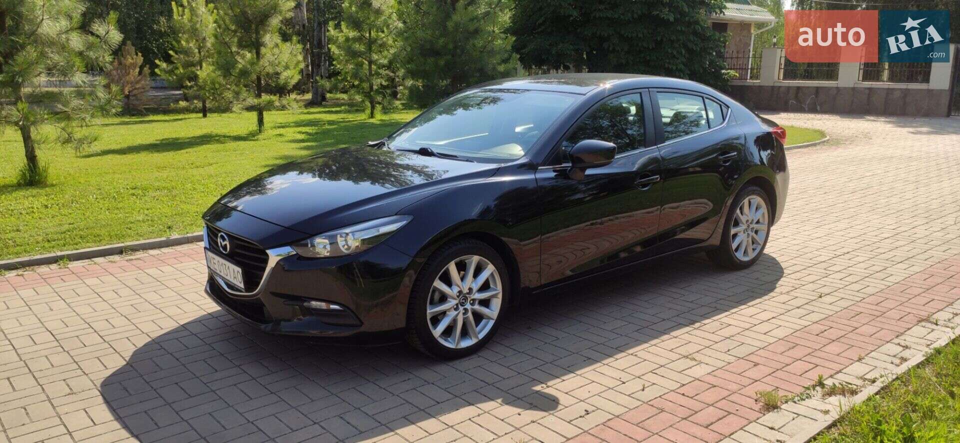 Головне фото звіту автомобіля MAZDA 3 2016