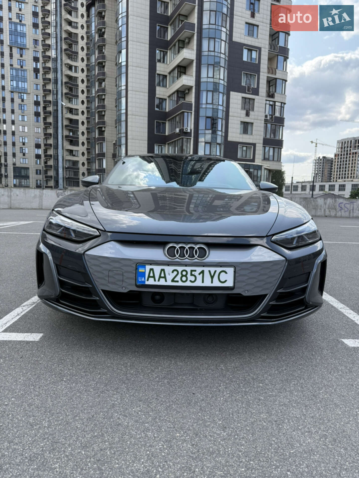 Головне фото звіту автомобіля AUDI E-TRON GT 2021