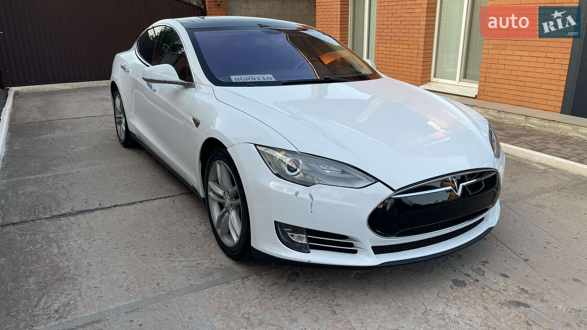 Головне фото звіту автомобіля TESLA MODEL S 2014