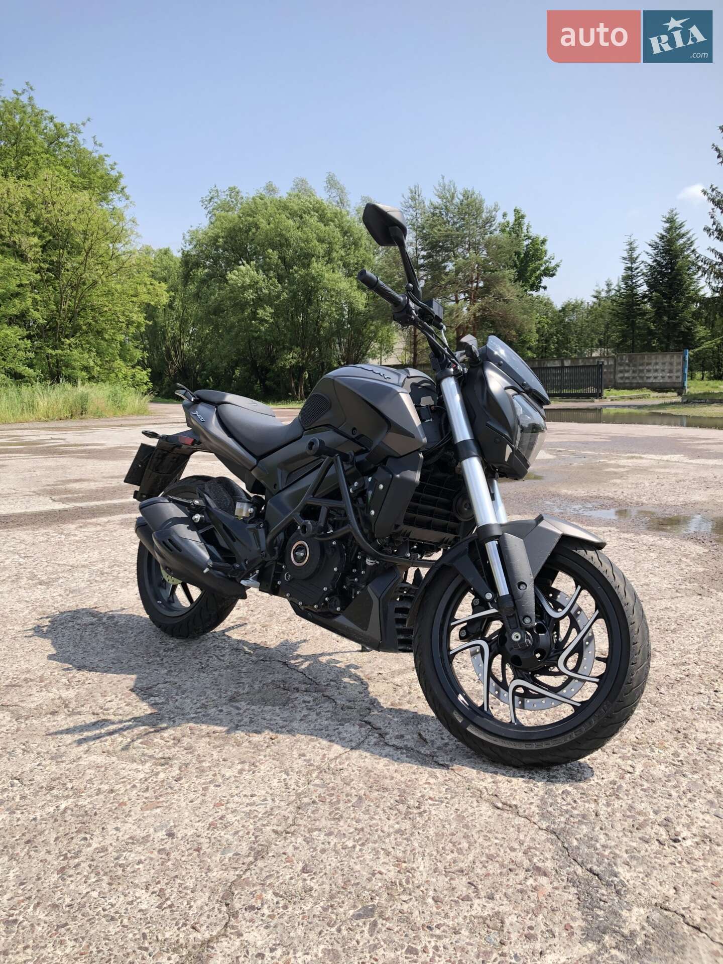 BAJAJ DOMINAR D 400 2020