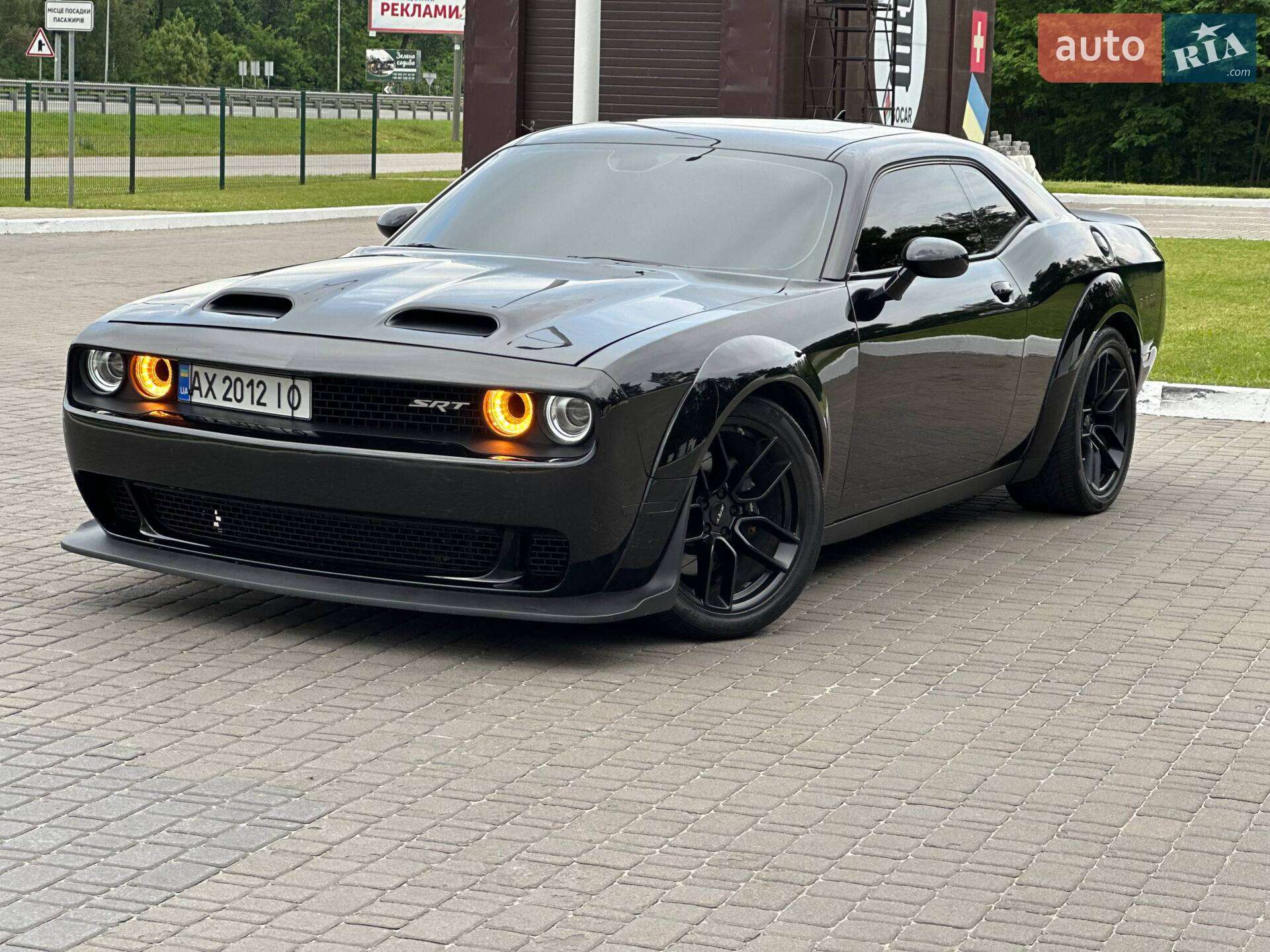 Головне фото звіту автомобіля DODGE CHALLENGER 2016