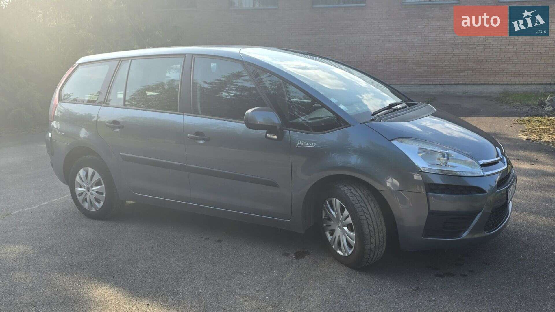 Головне фото звіту автомобіля CITROEN C4 PICASSO 2011
