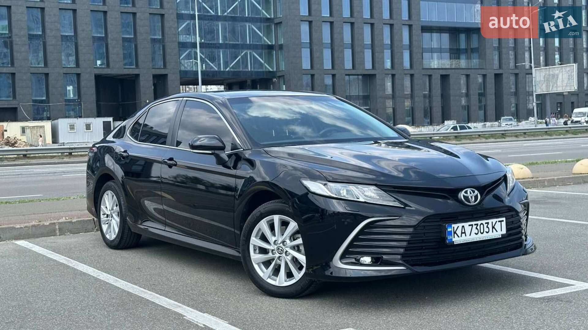Головне фото звіту автомобіля TOYOTA CAMRY 2023