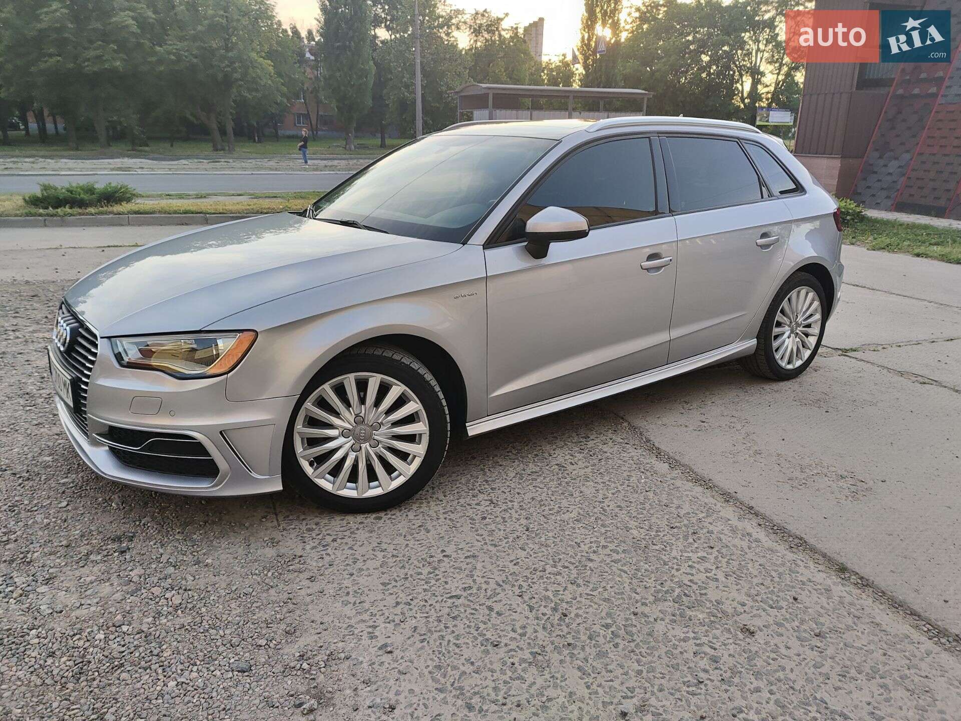 AUDI A3 E-TRON 2015