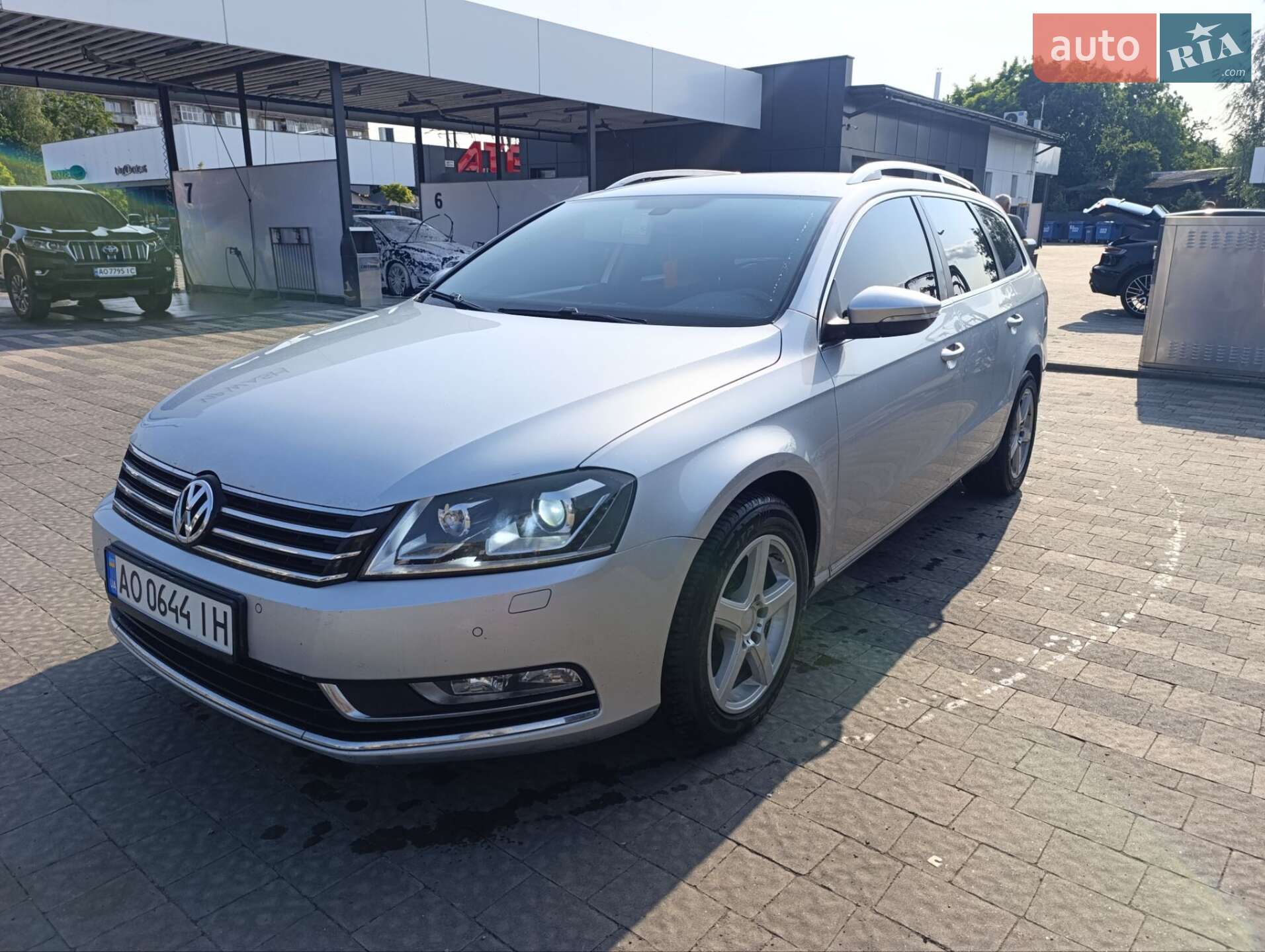 VOLKSWAGEN PASSAT 2011