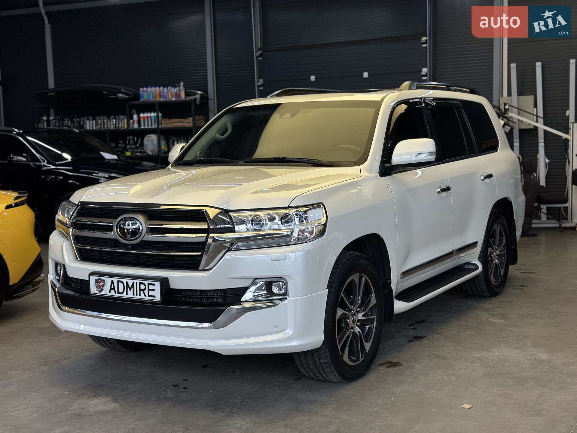 TOYOTA LAND CRUISER 200 2019