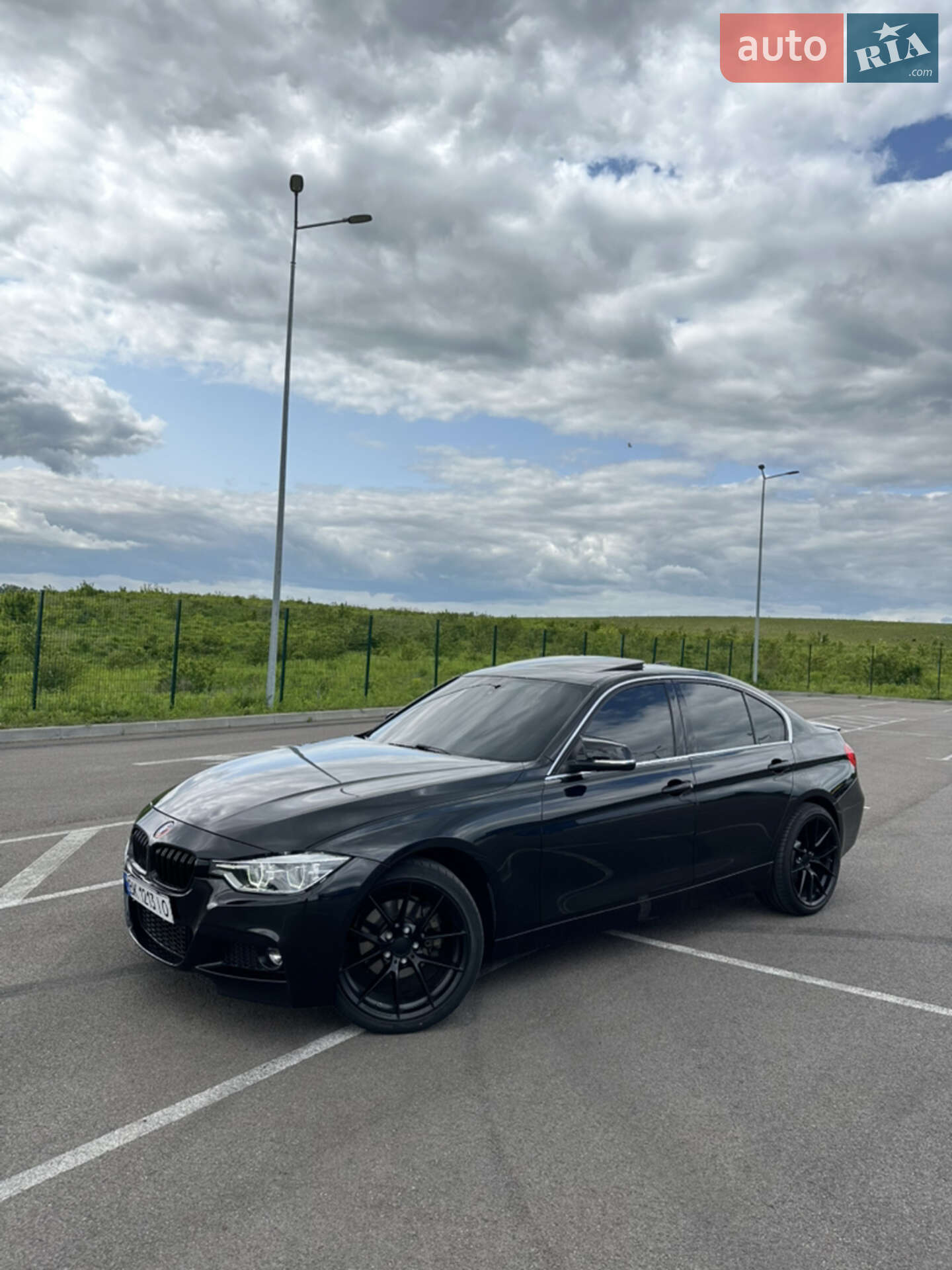 Головне фото звіту автомобіля BMW 330I 2017