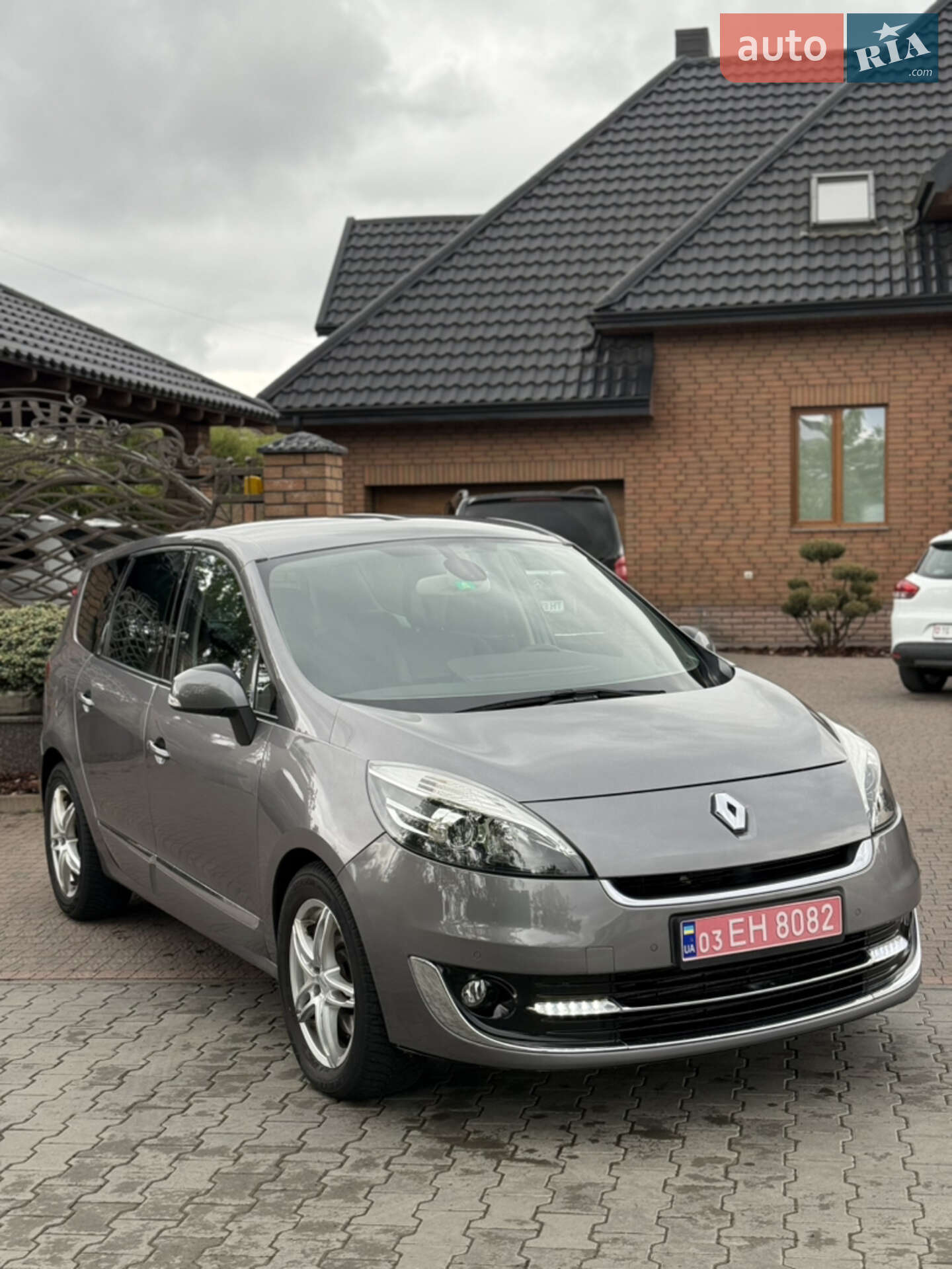 RENAULT SCENIC 2012