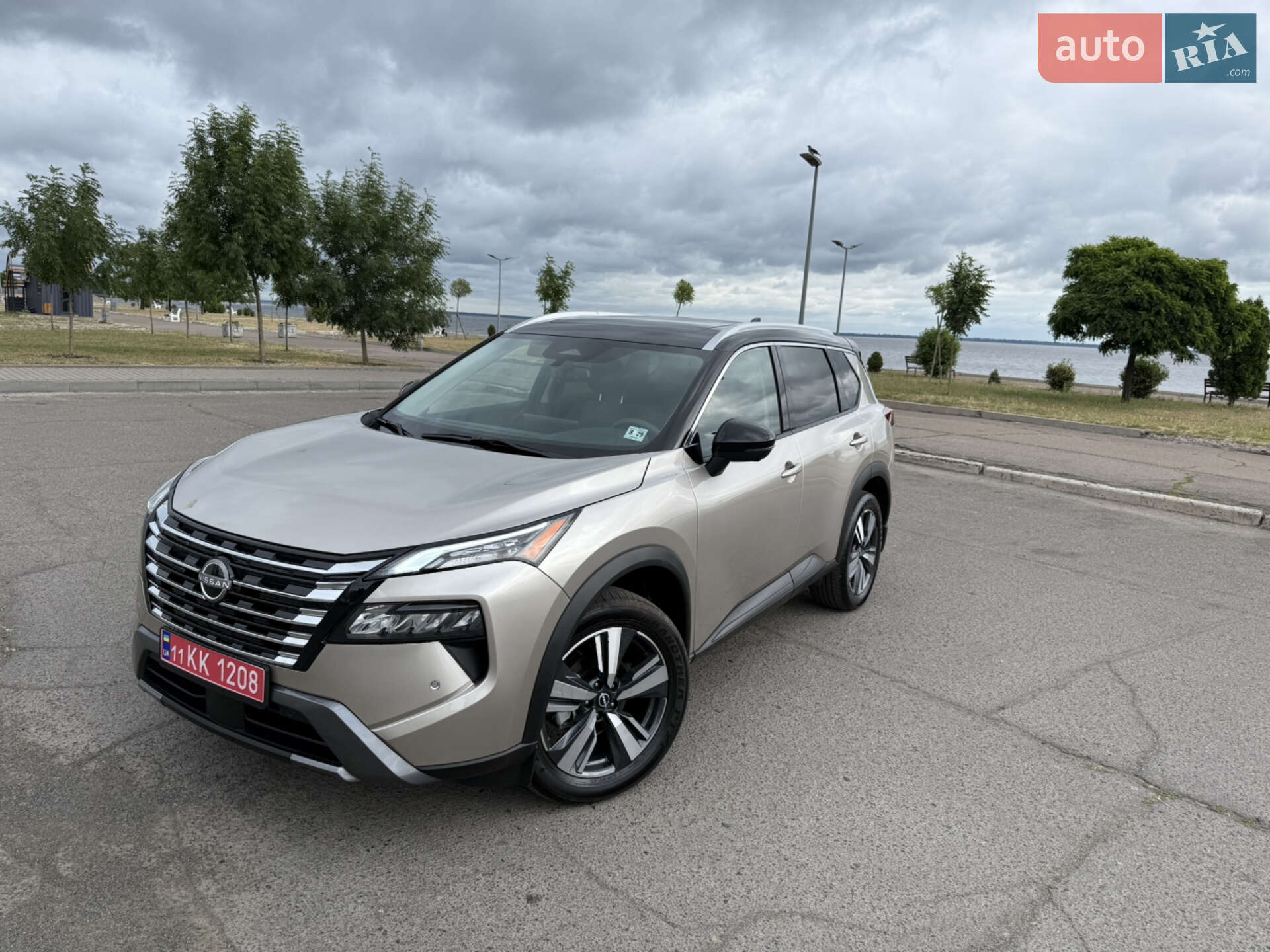 NISSAN ROGUE 2024