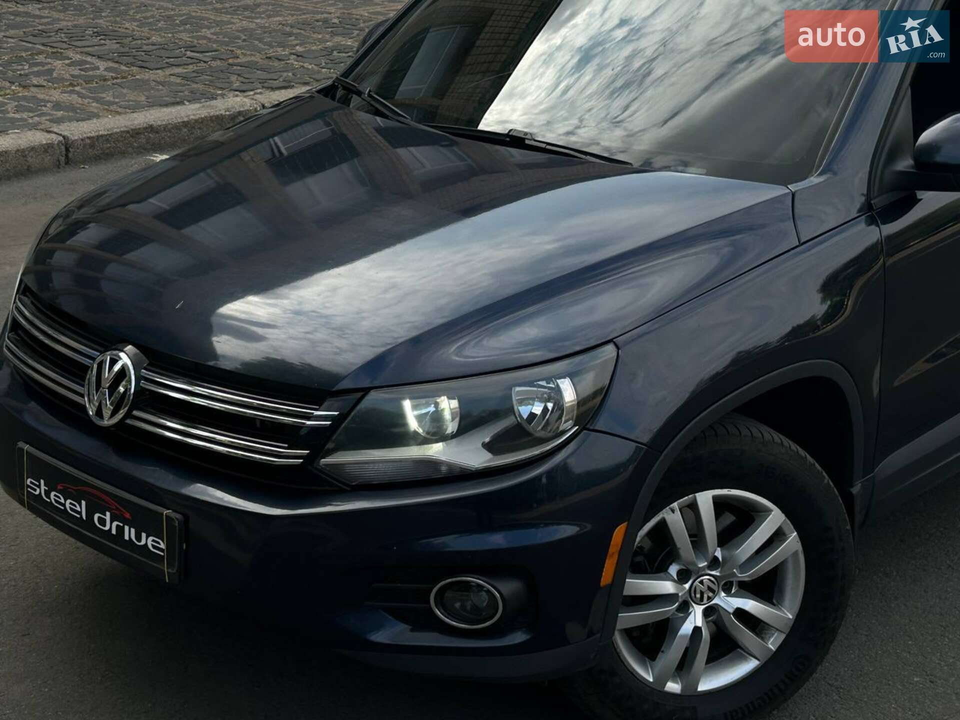 VOLKSWAGEN TIGUAN 2012