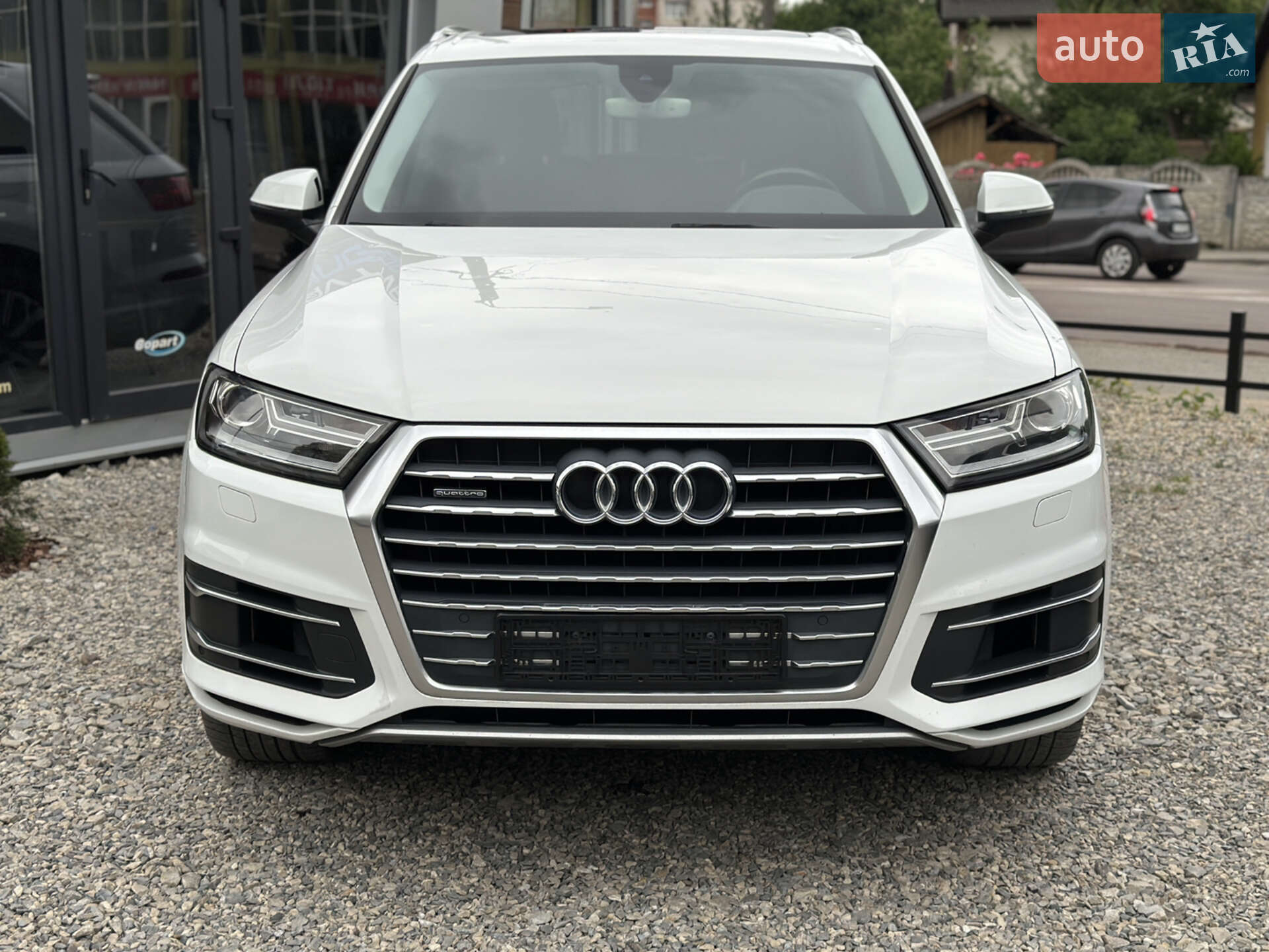Головне фото звіту автомобіля AUDI Q7 2016