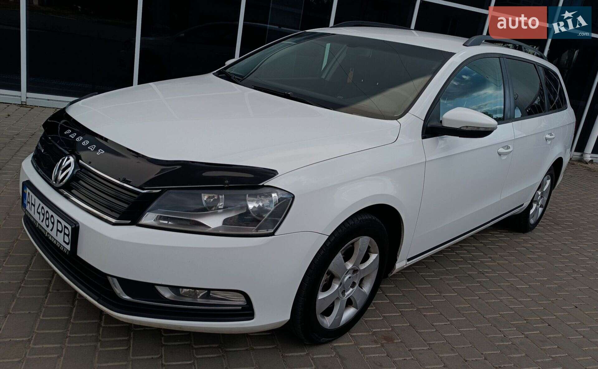 VOLKSWAGEN PASSAT 2011